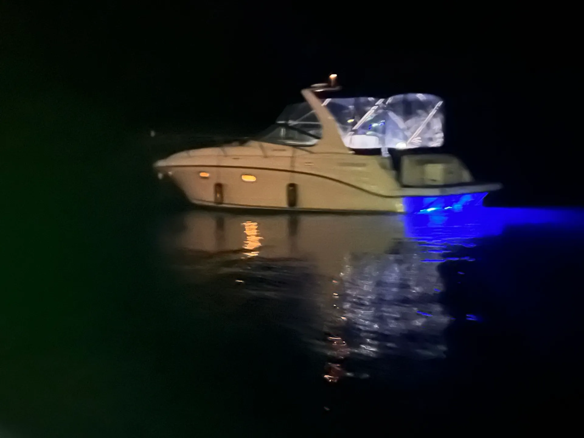 Enjoy the spring on the water in luxury and style! 