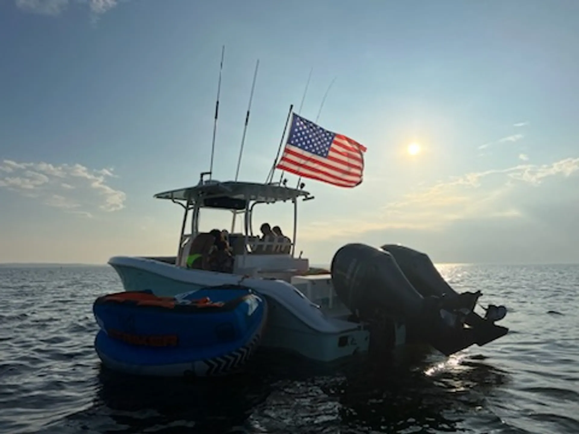 Center Console 261 Billistic - Relax, sandbar, tube, fish, ash spread 