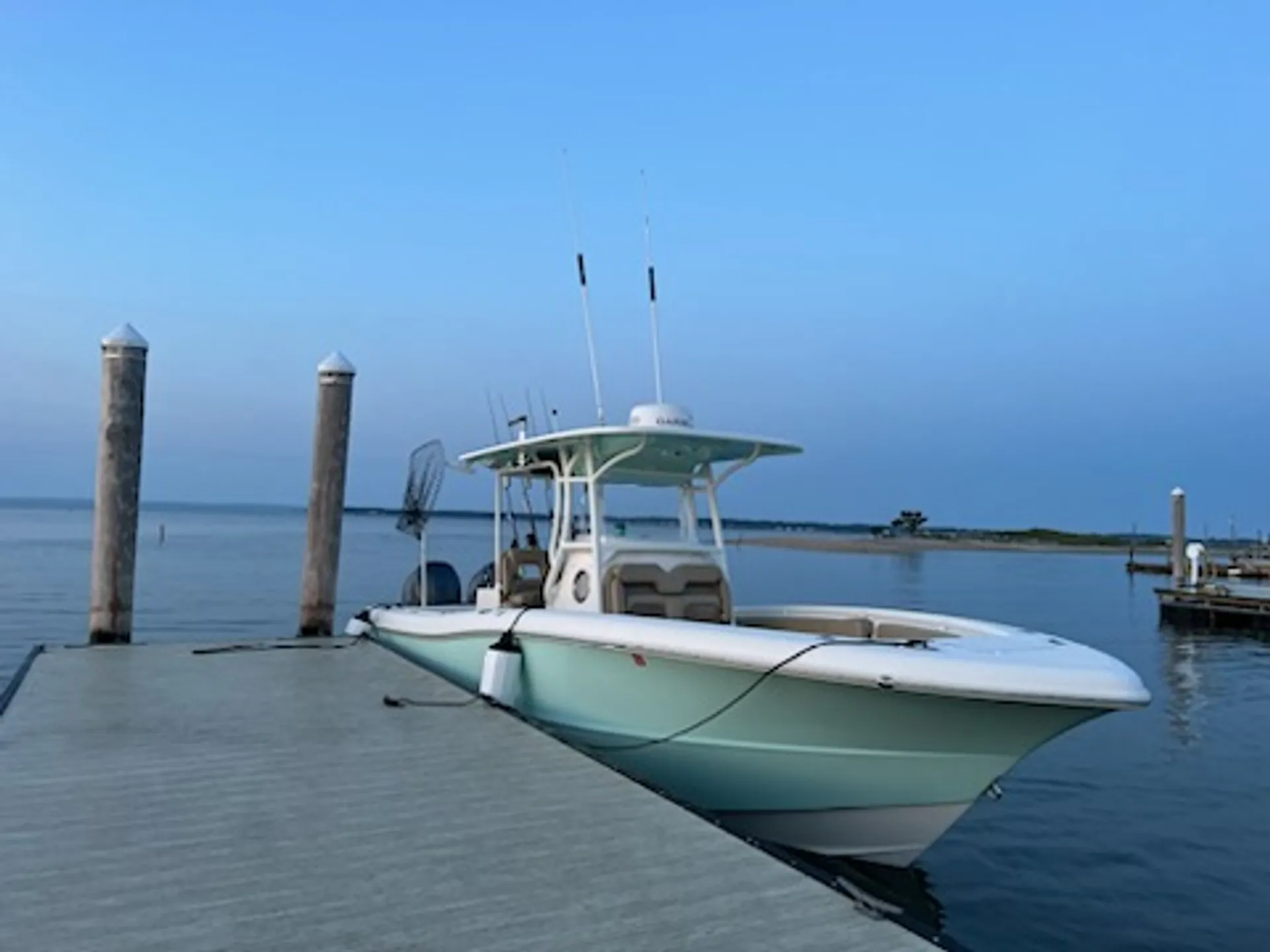 Center Console 261 Billistic - Relax, sandbar, tube, fish, ash spread 