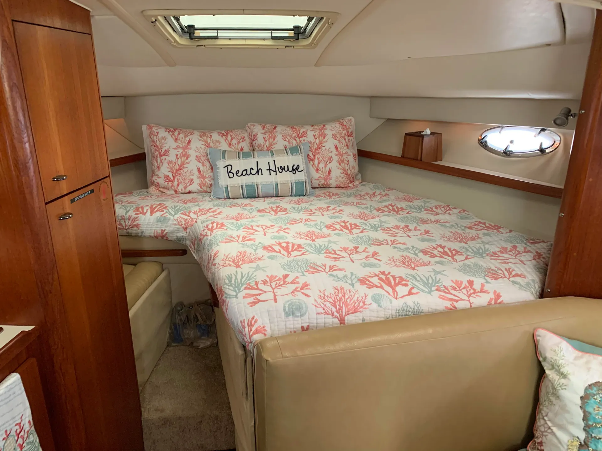 Gorgeous Tiara Yacht  - 10% Off on Weekday Cruises!