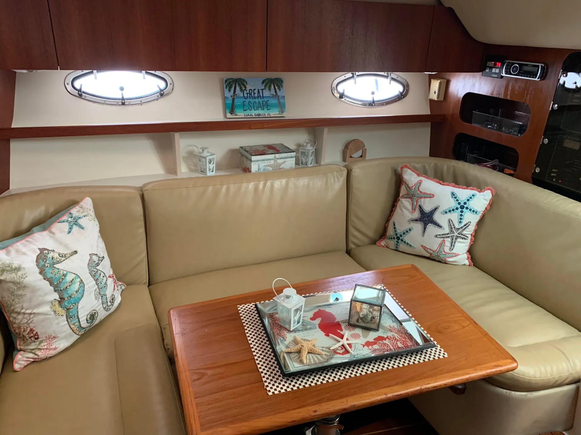 Gorgeous Tiara Yacht  - 10% Off on Weekday Cruises!