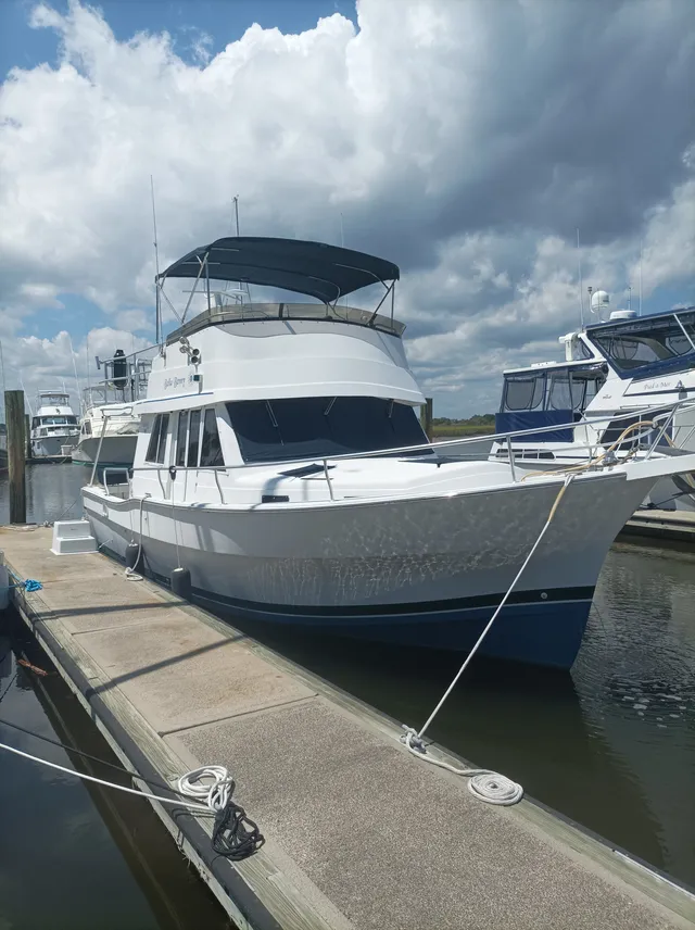 Rent a Mainship trawler in Fernandina Beach, FL near me