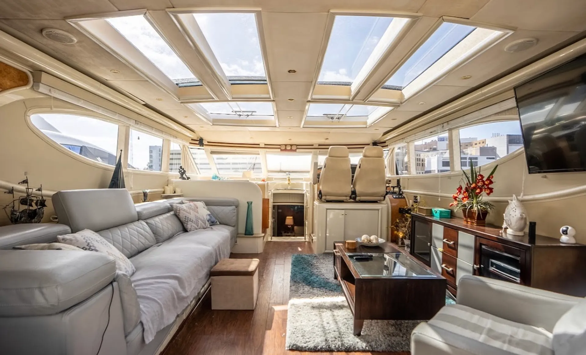 Custom ONE OF A KIND Motor Yacht Clean Fast and Fun’