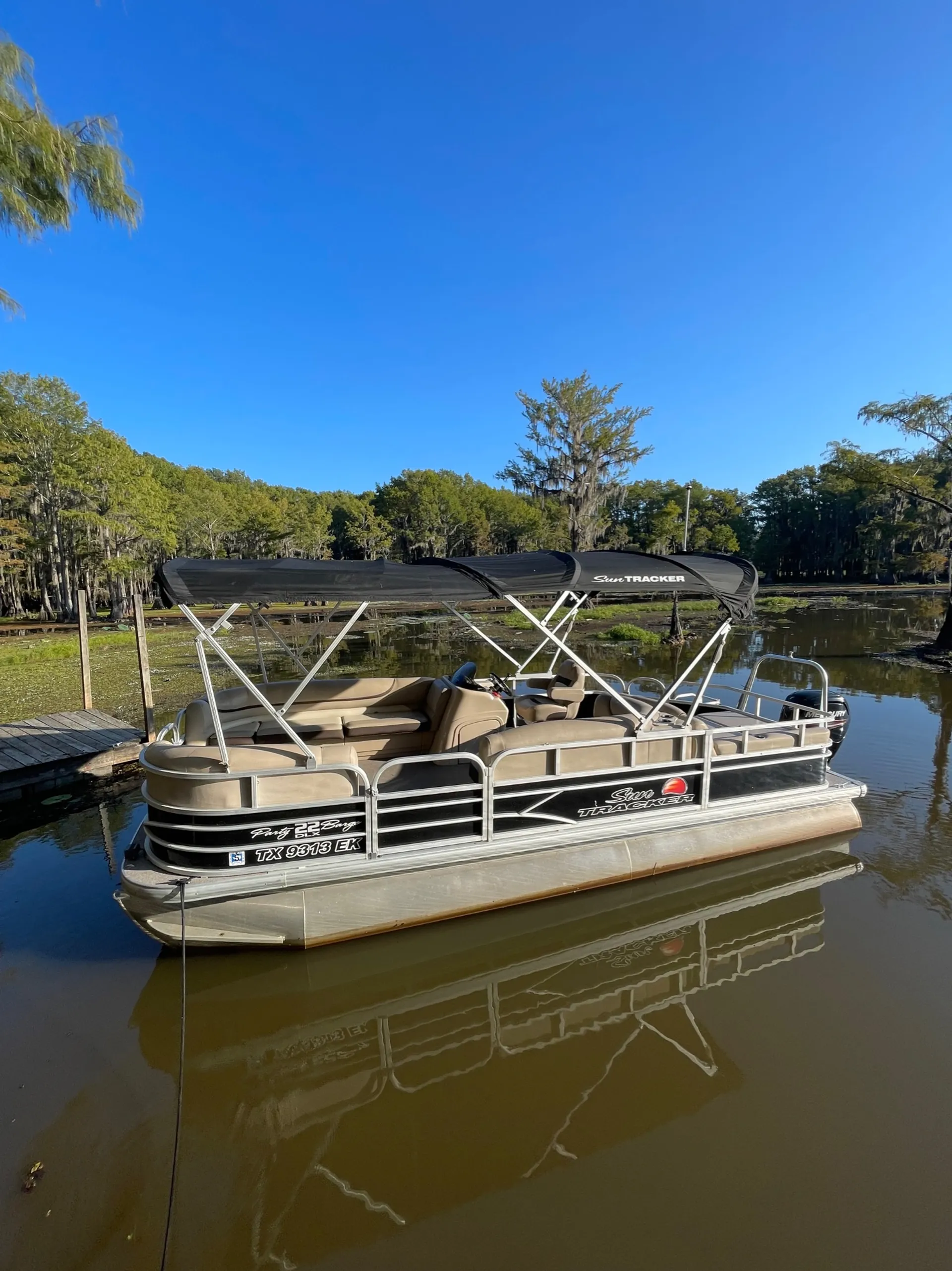 Party Barge 22ft w115hp