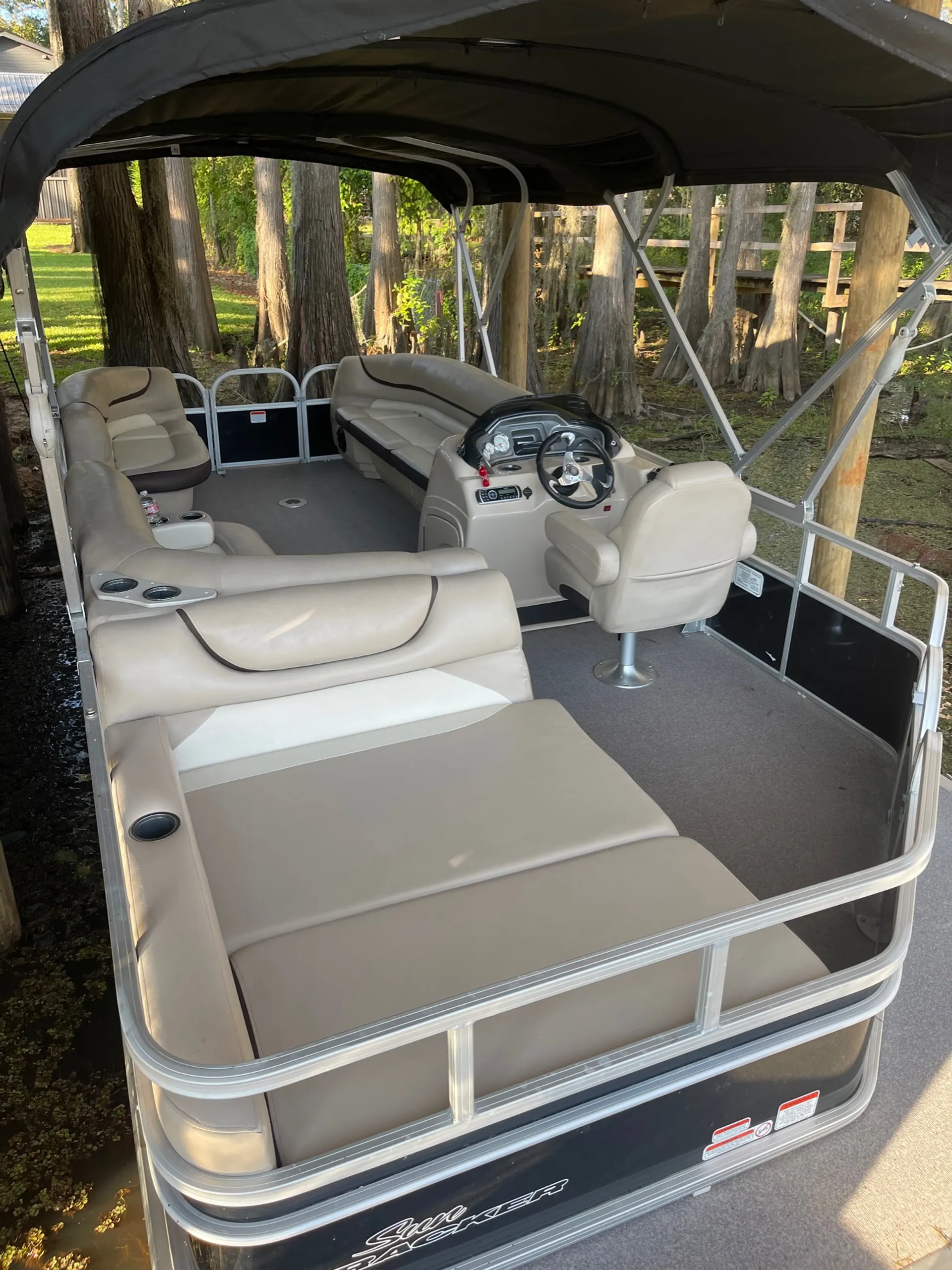 Party Barge 22ft w115hp