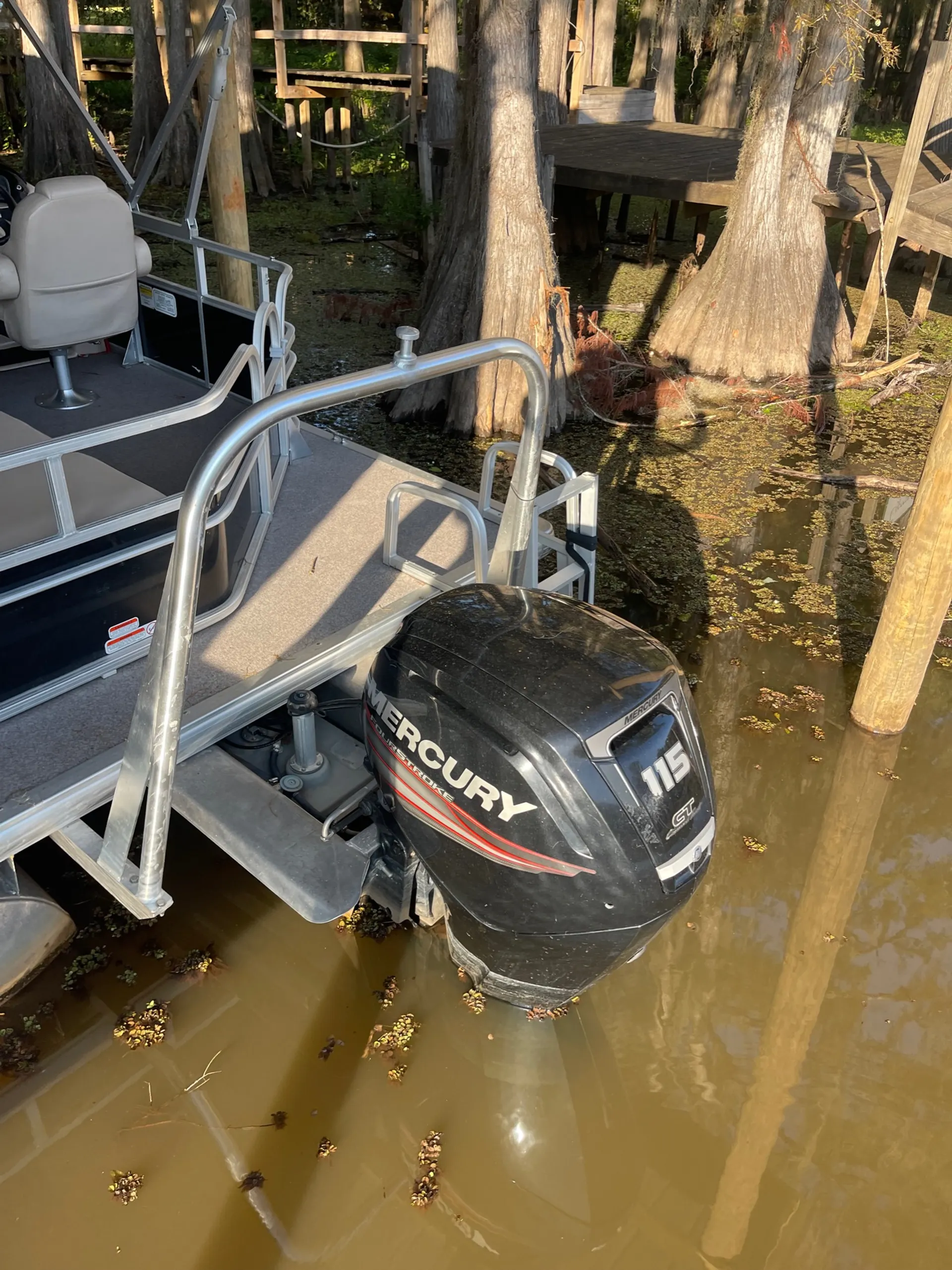 Party Barge 22ft w115hp