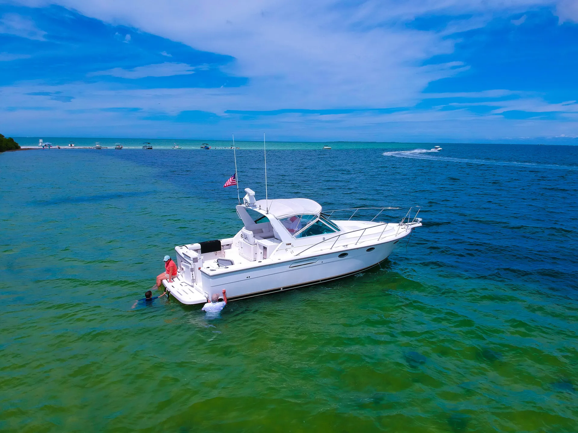 Gorgeous Tiara Yacht  - 10% Off on Weekday Cruises!