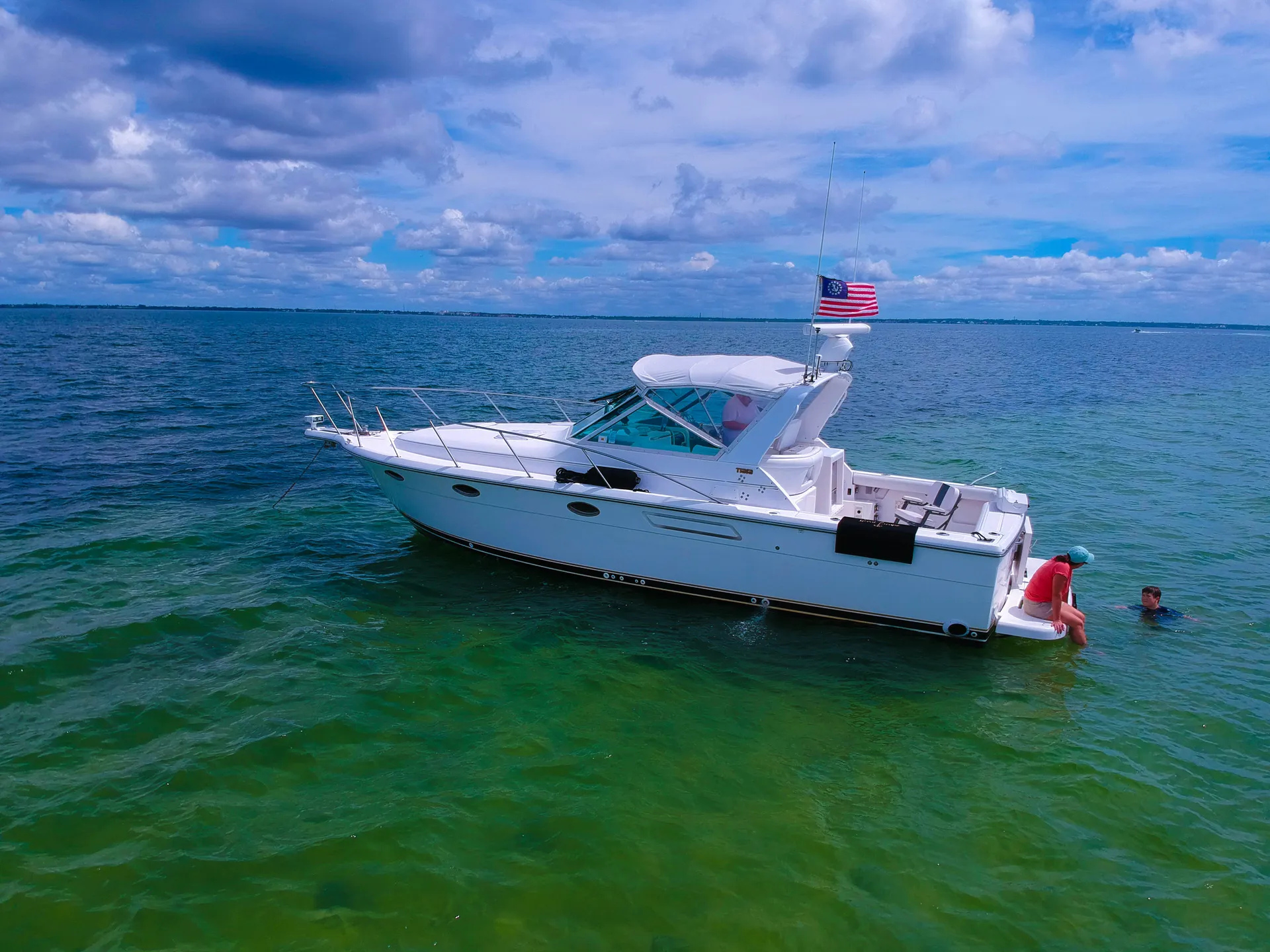 Gorgeous Tiara Yacht  - 10% Off on Weekday Cruises!