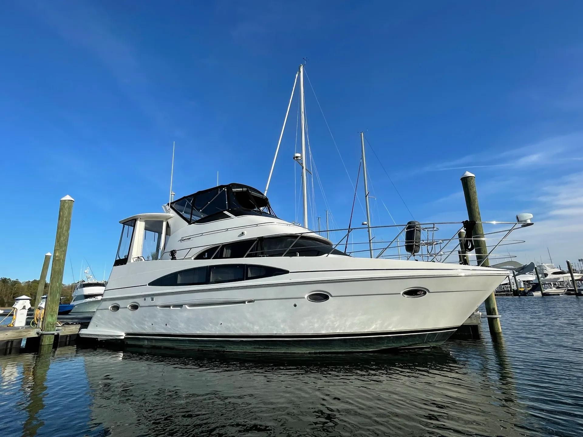 Carver Yachts 396 Motor Yacht in East Greenwich, RI — photo 4