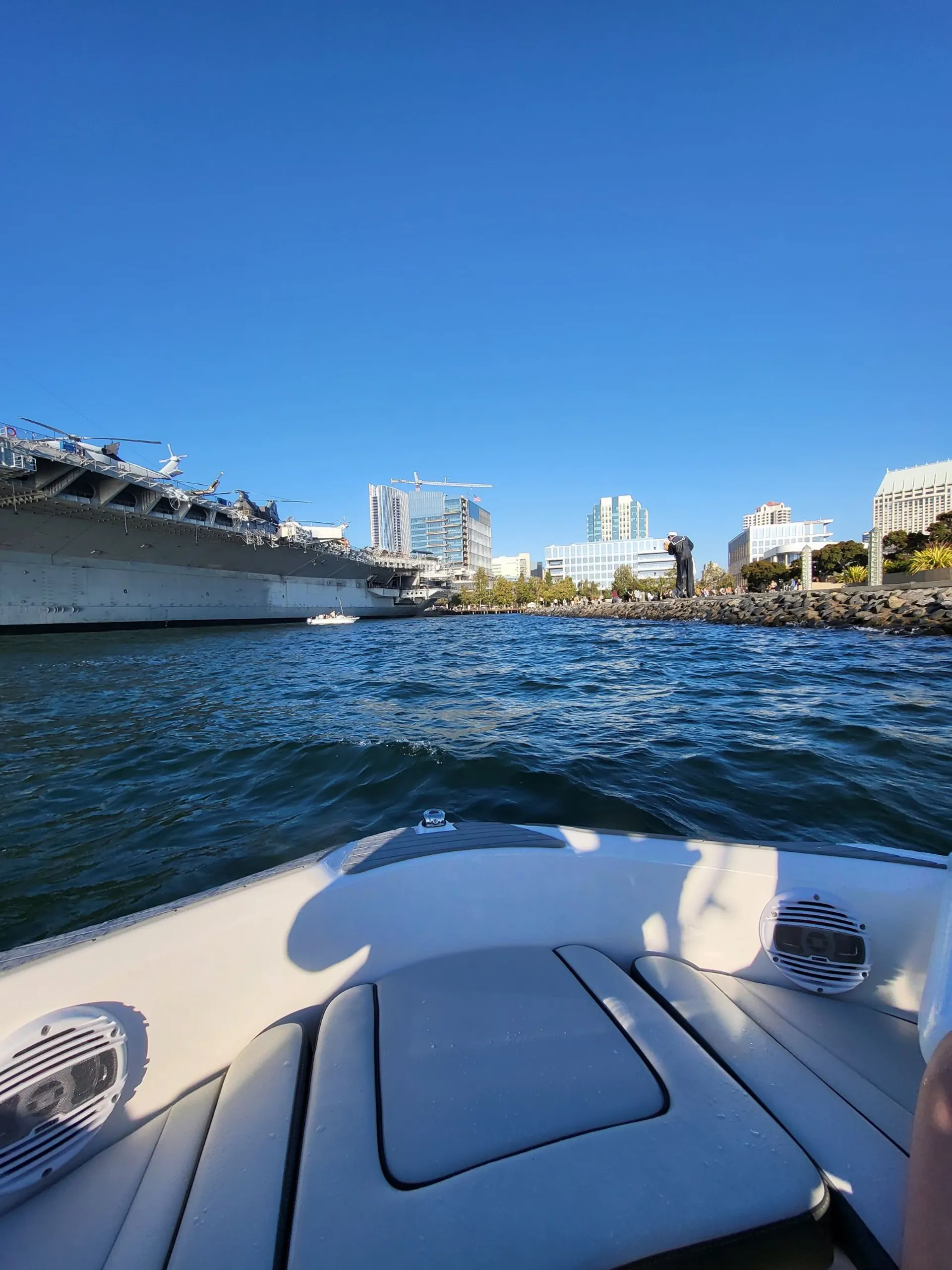 2022 jet boat, very clean easy to drive upgraded sound.