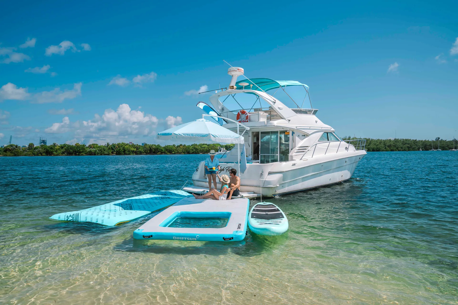 Sea Ray Boats 400 Sedan Bridge in Miami, FL — photo 3