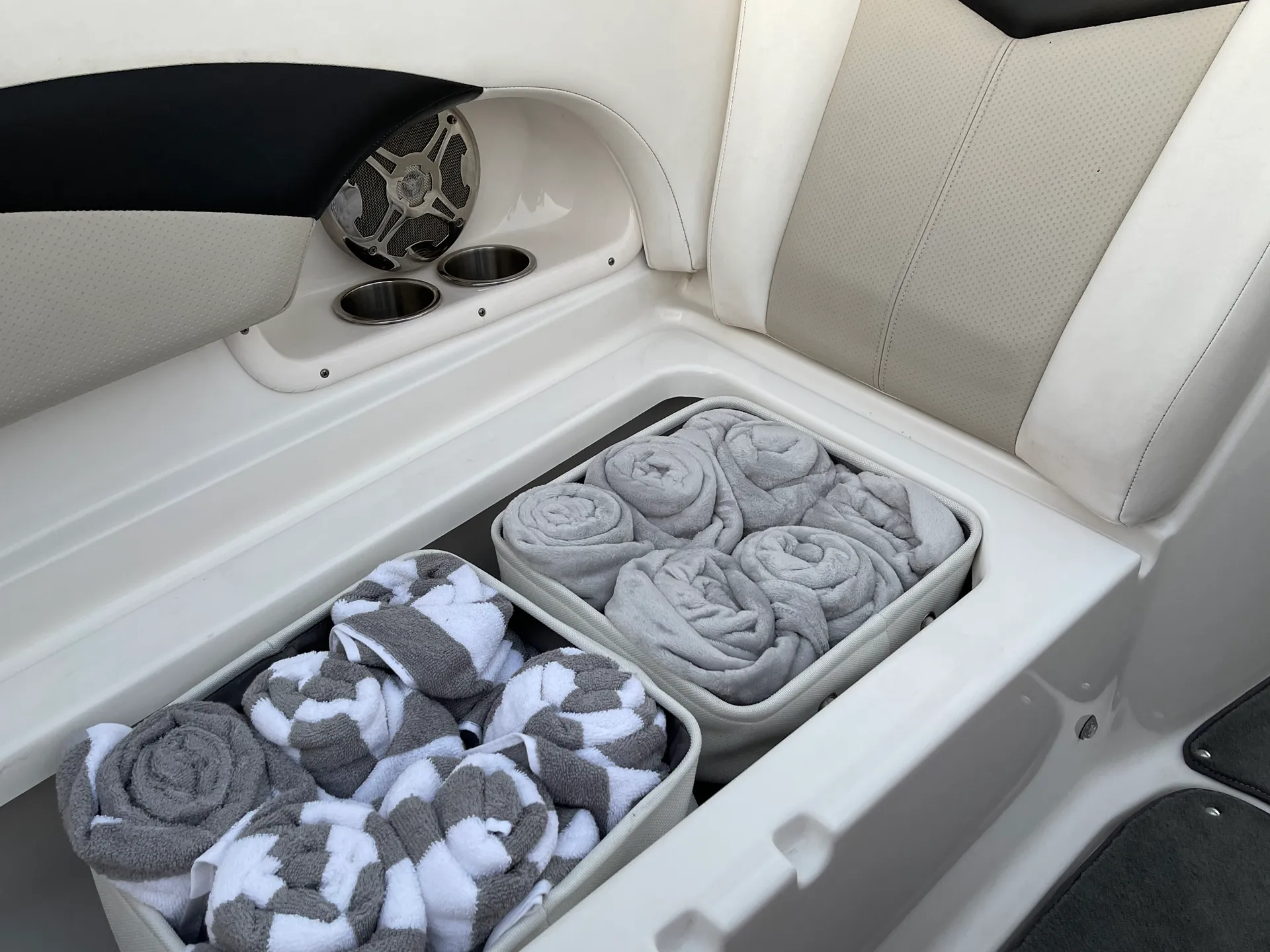 GET 1HR FREE! Eye Catching Chaparrel Ssx Yacht Certified⚓️Long Beach  