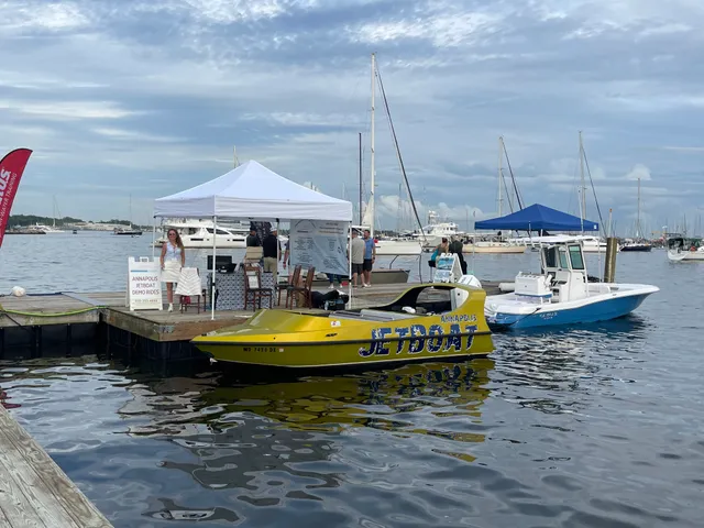Rent a Smoky Mountain jet boat in Grasonville, MD near me