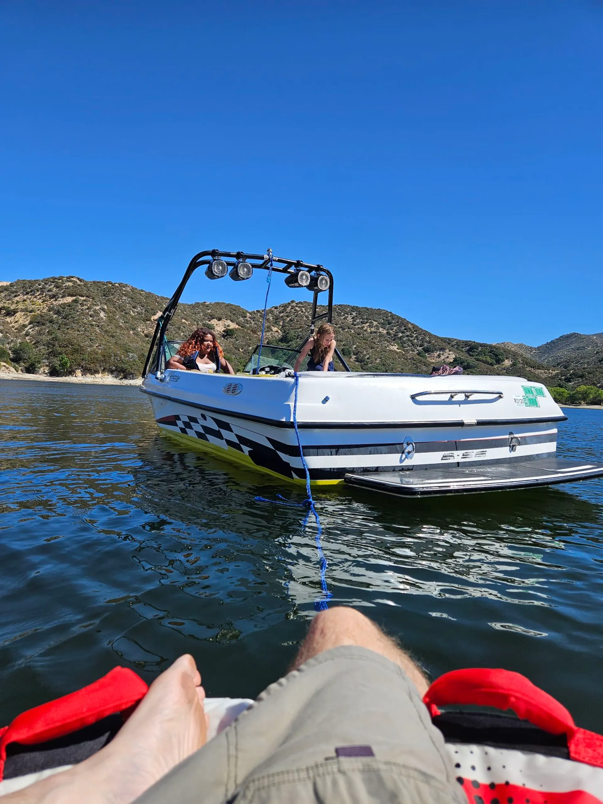 Big Bear. Wakesurf, Wakeboard, Tube.