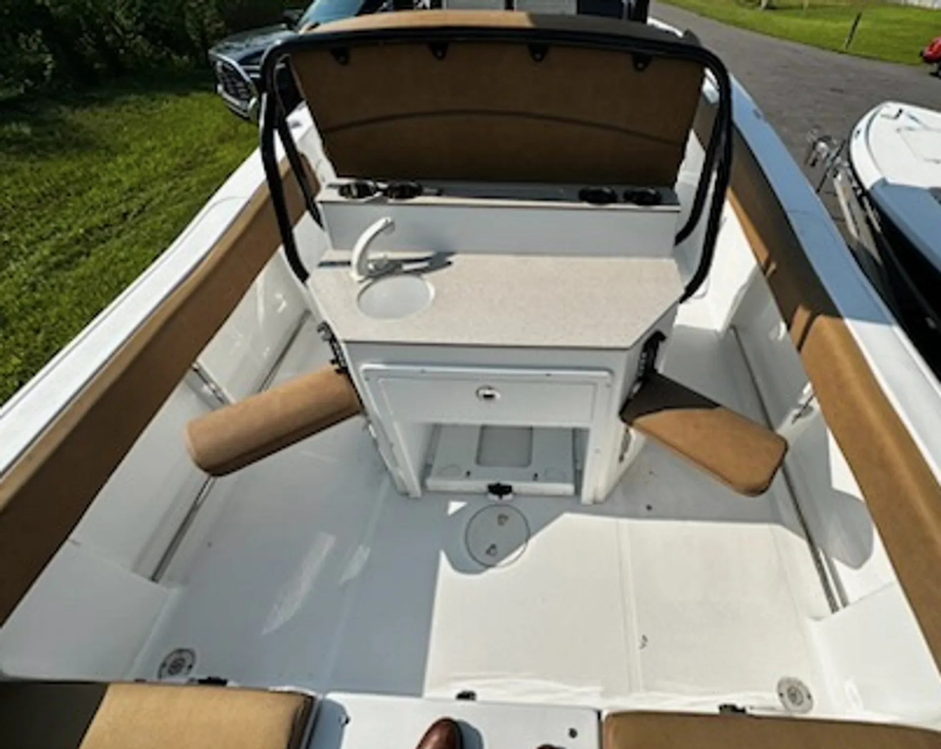 Delivery Available-2021 SEA HUNT ULTRA 234  Amazing Boat & Family Fun!