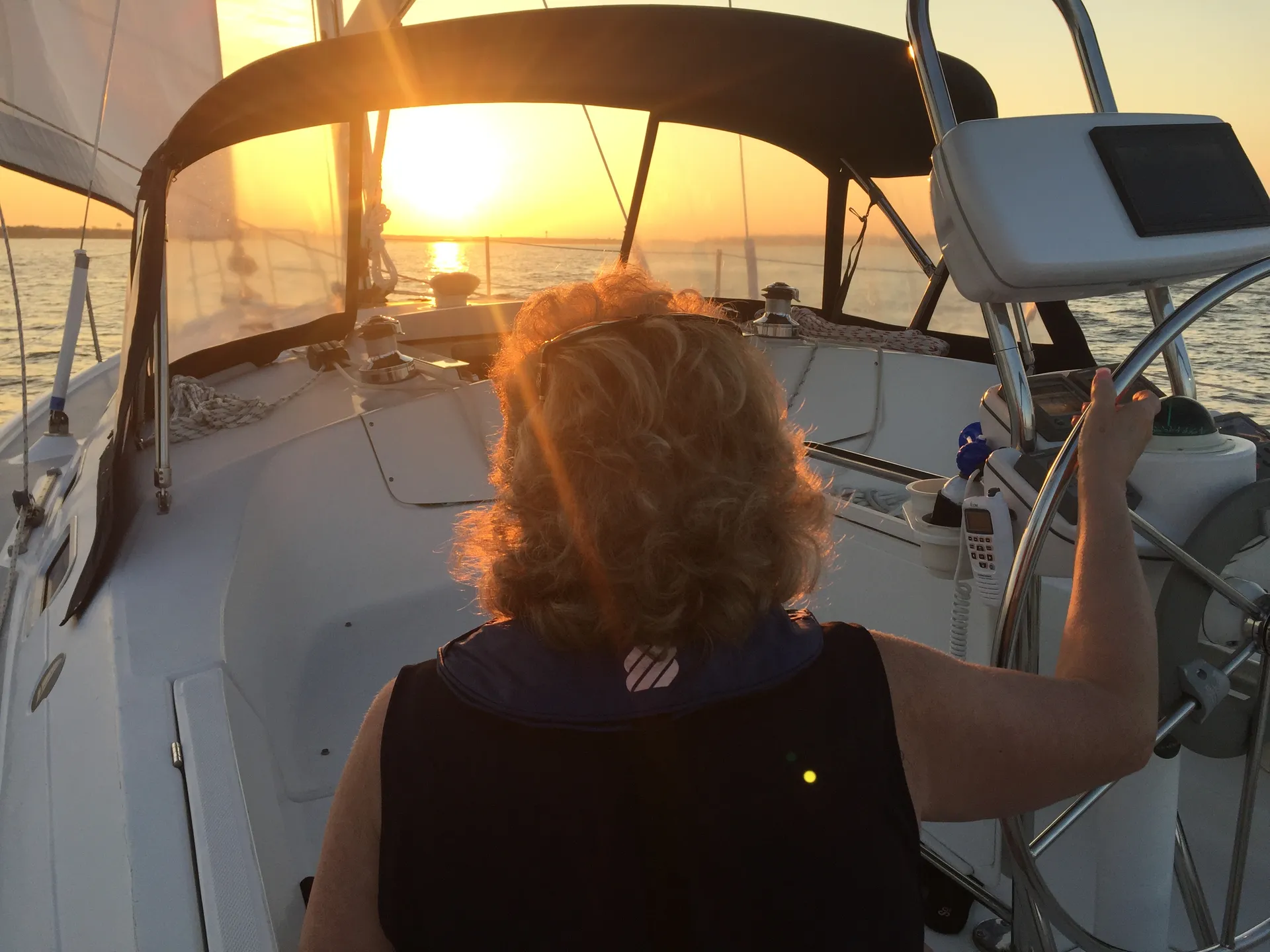 Relax, feel free and sail into a nautical world of “Wonder”, Hunter36'