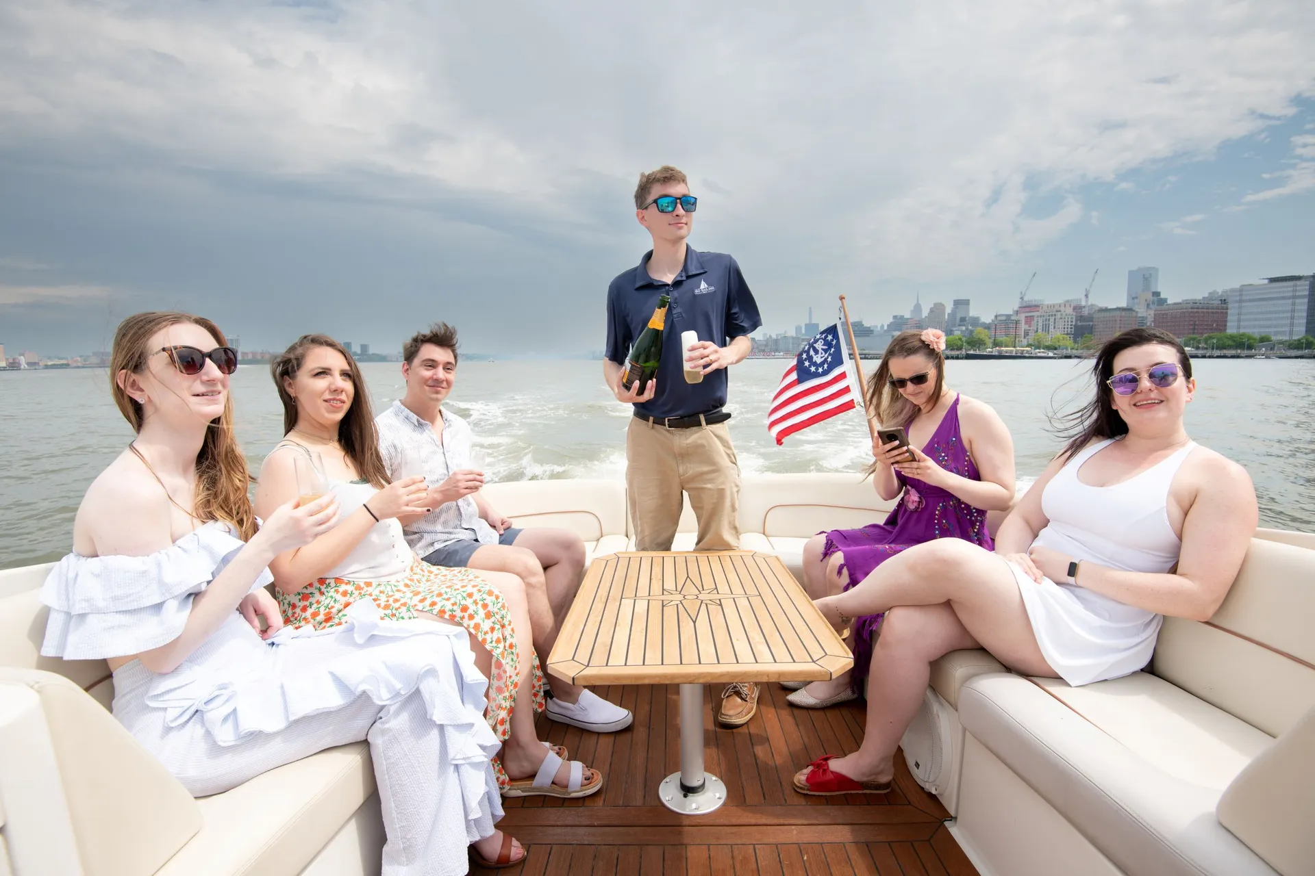 Luxury Yacht Manhattan Chelsea Piers: Captain, Champagne, Catering
