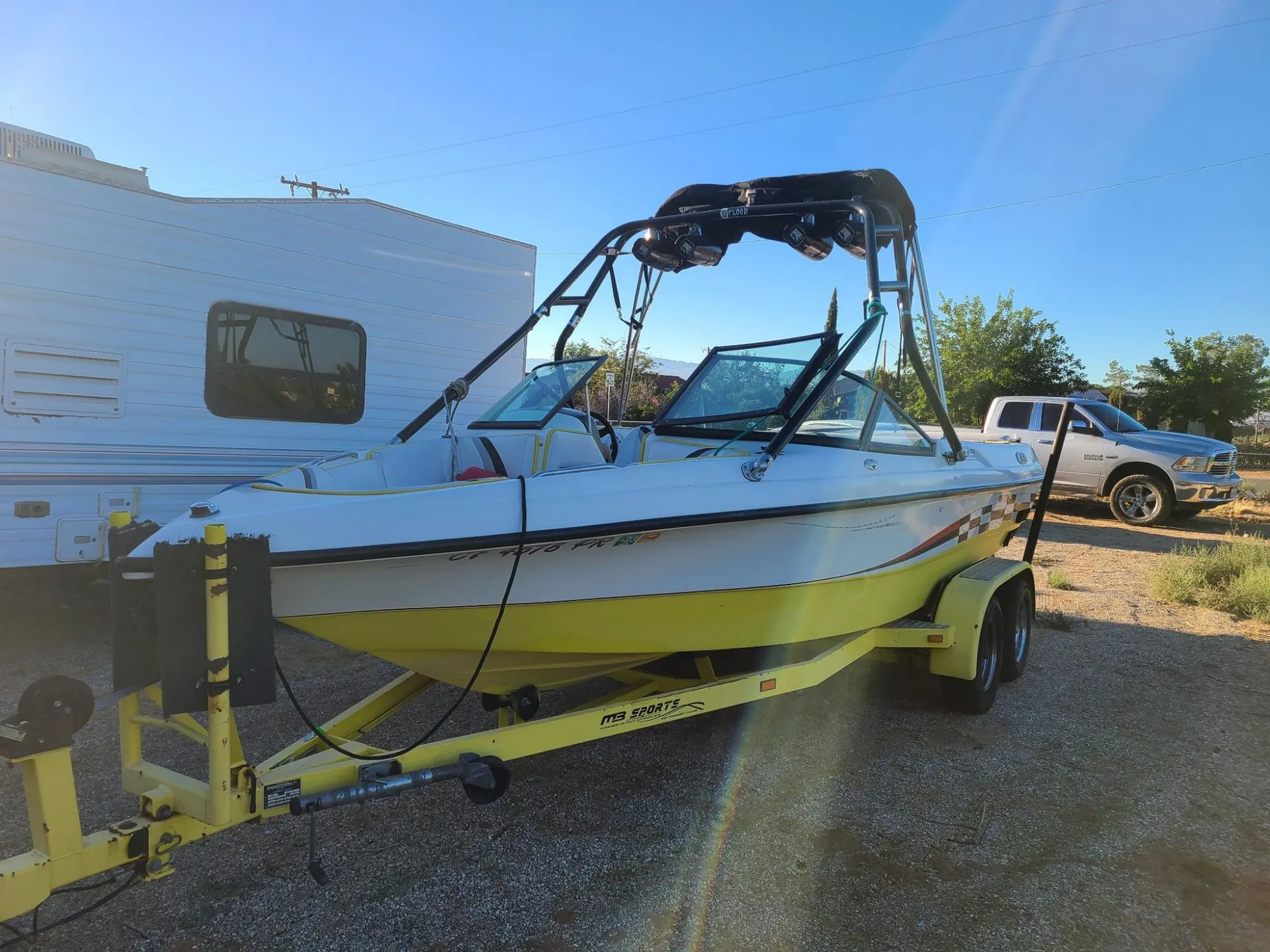 Big Bear. Wakesurf, Wakeboard, Tube.