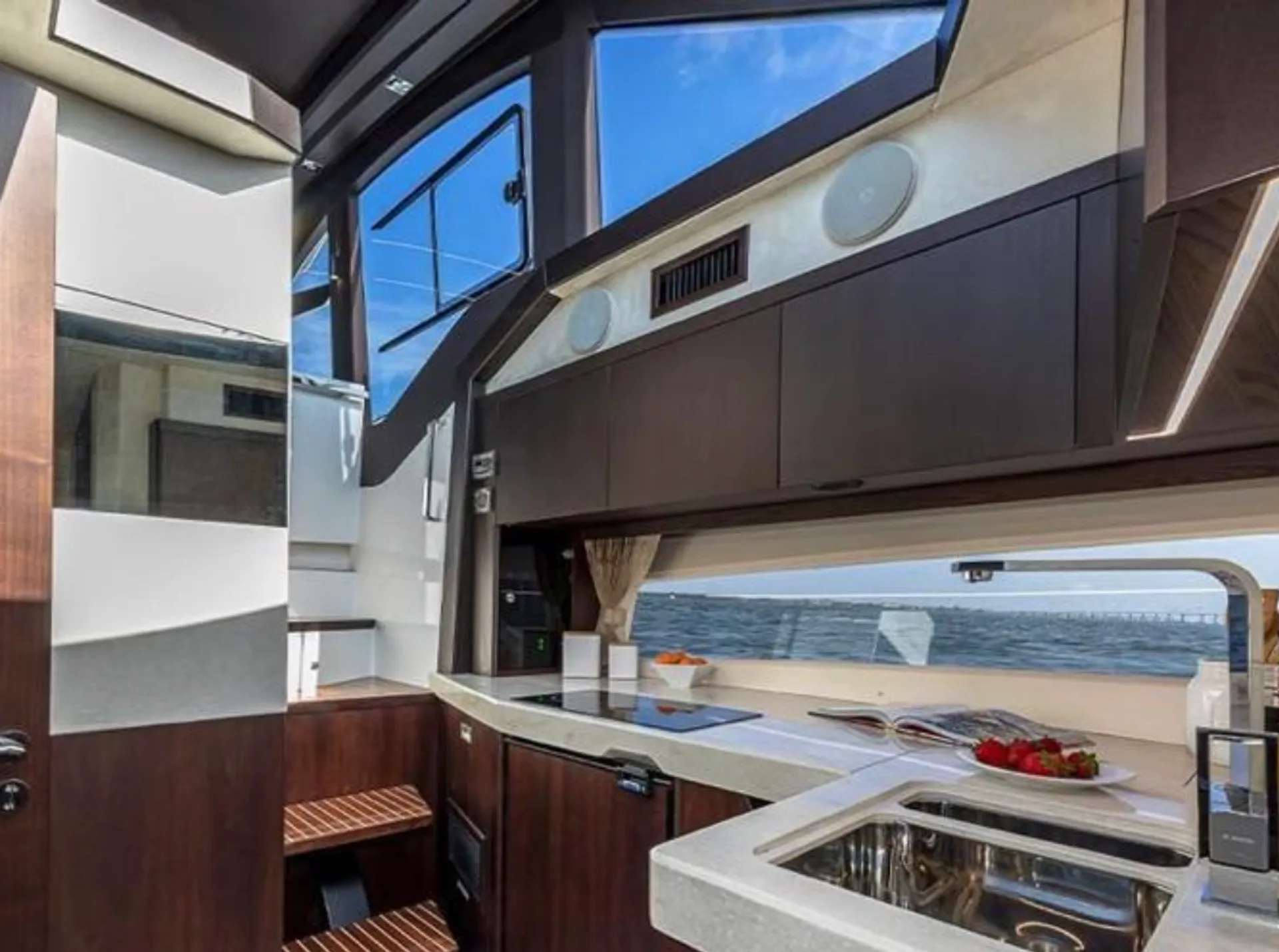Galeon 45ft Luxury Party Yacht – Miami