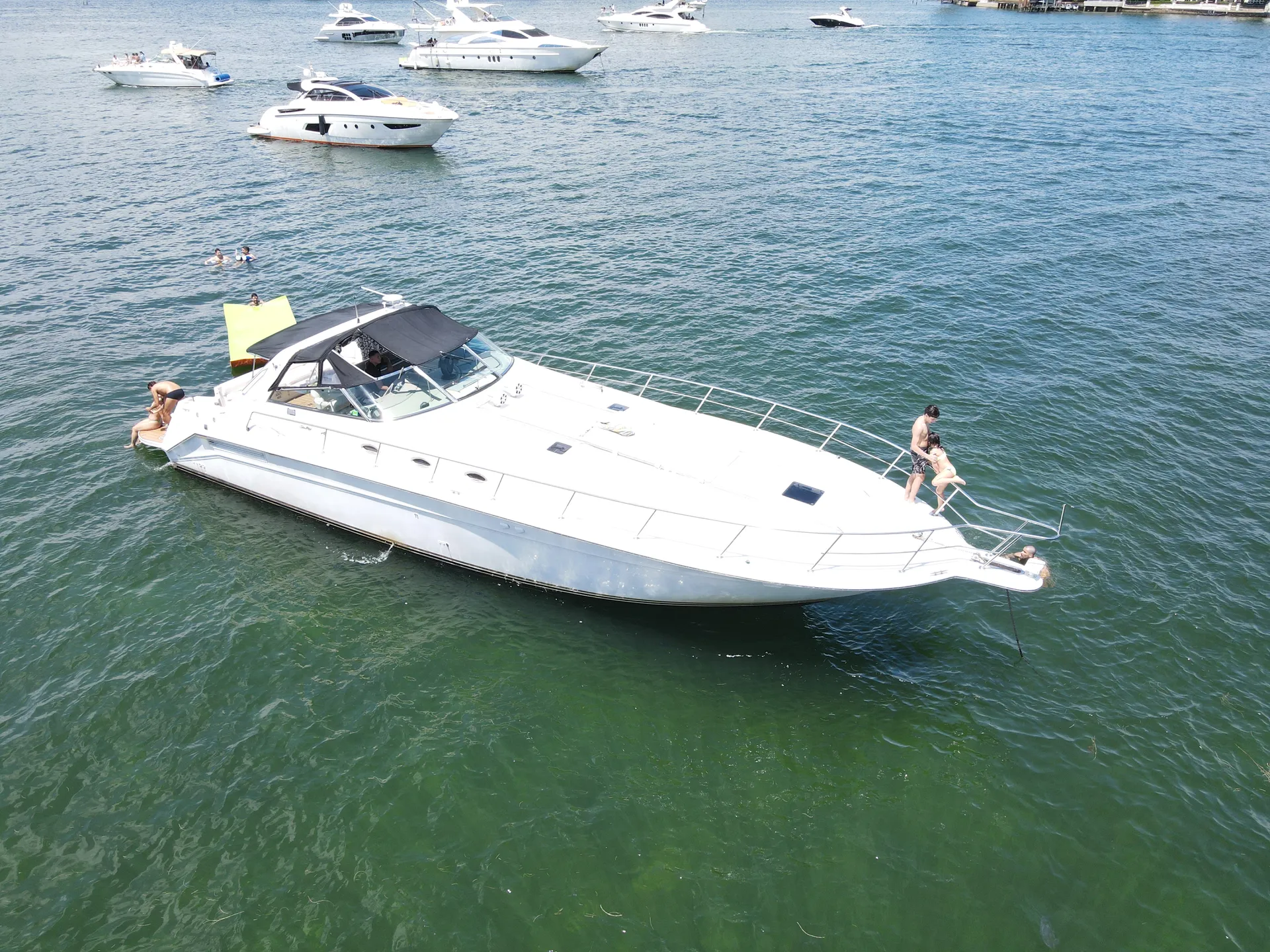 Sea Ray Boats 500 Sundancer in Miami, FL — photo 3