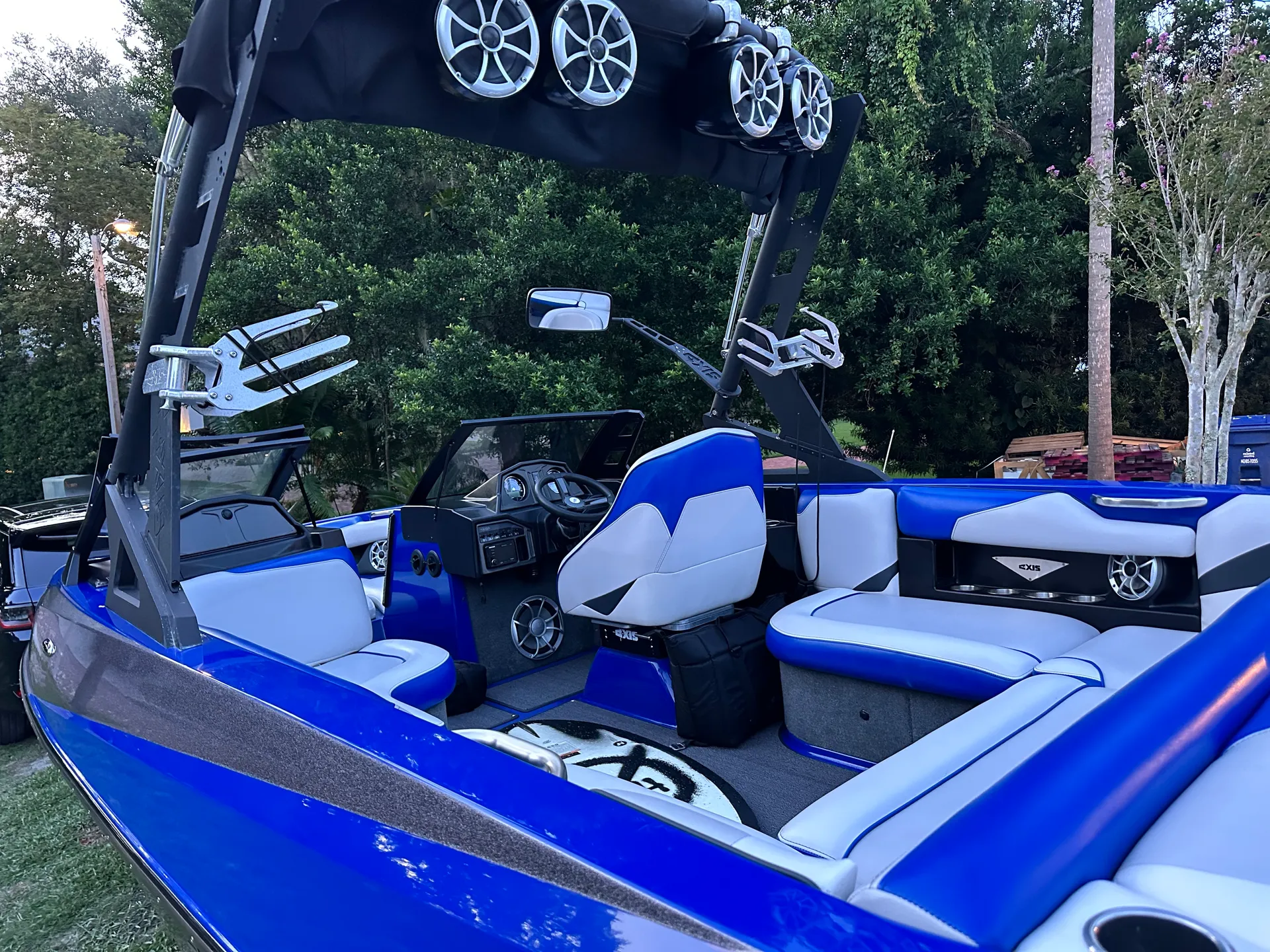 Axis Wake Boat 