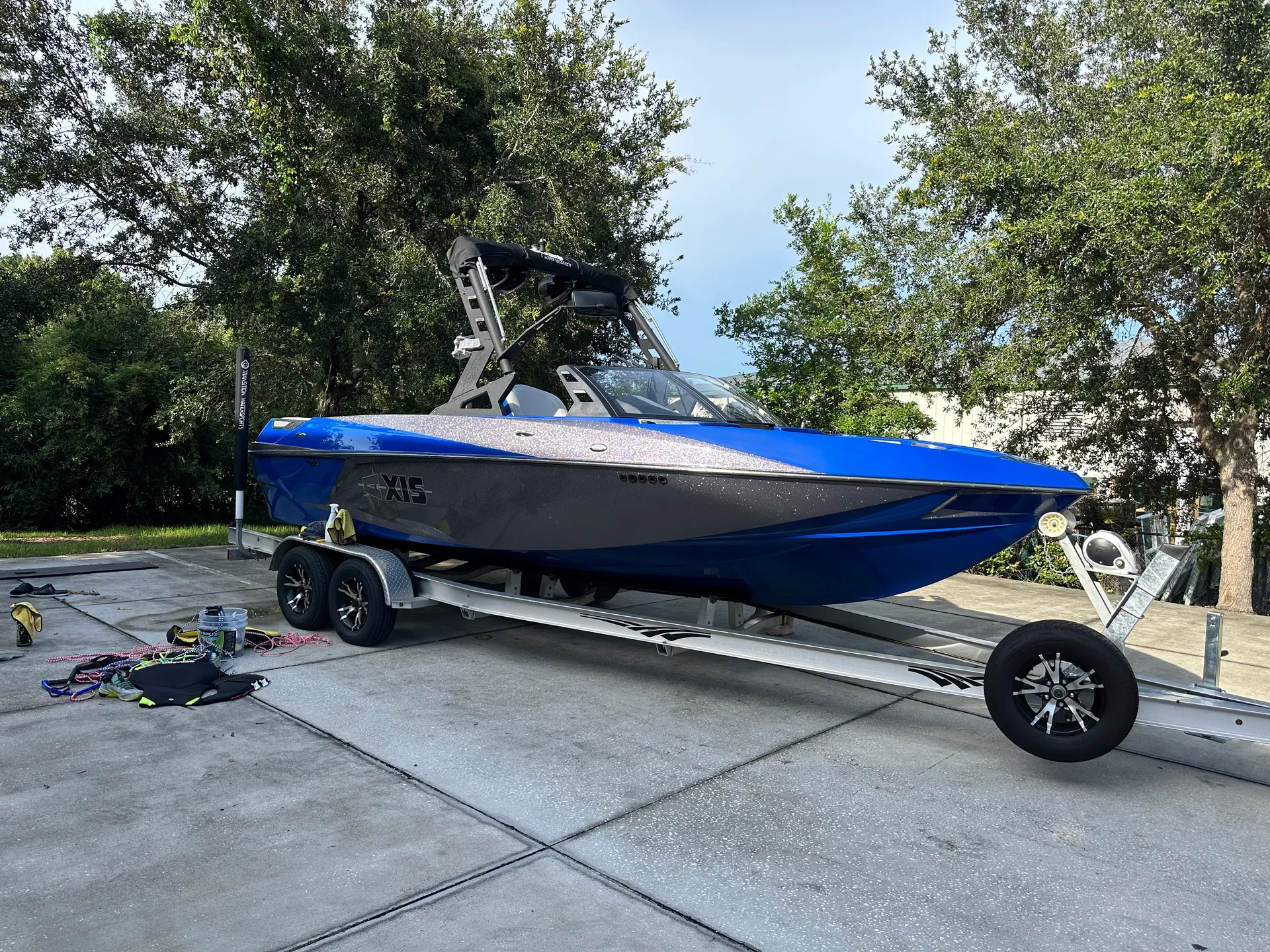 Axis Wake Boat 