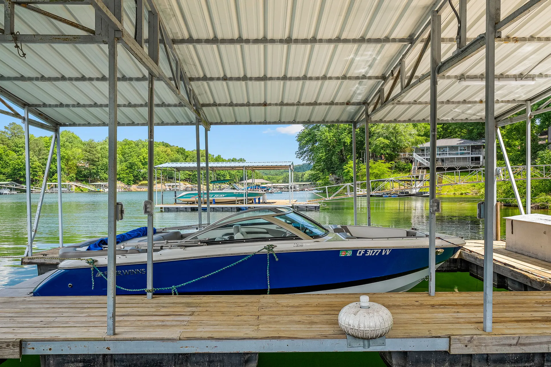 FOUR WINNS HORIZON 210 in Cullman, AL — photo 2