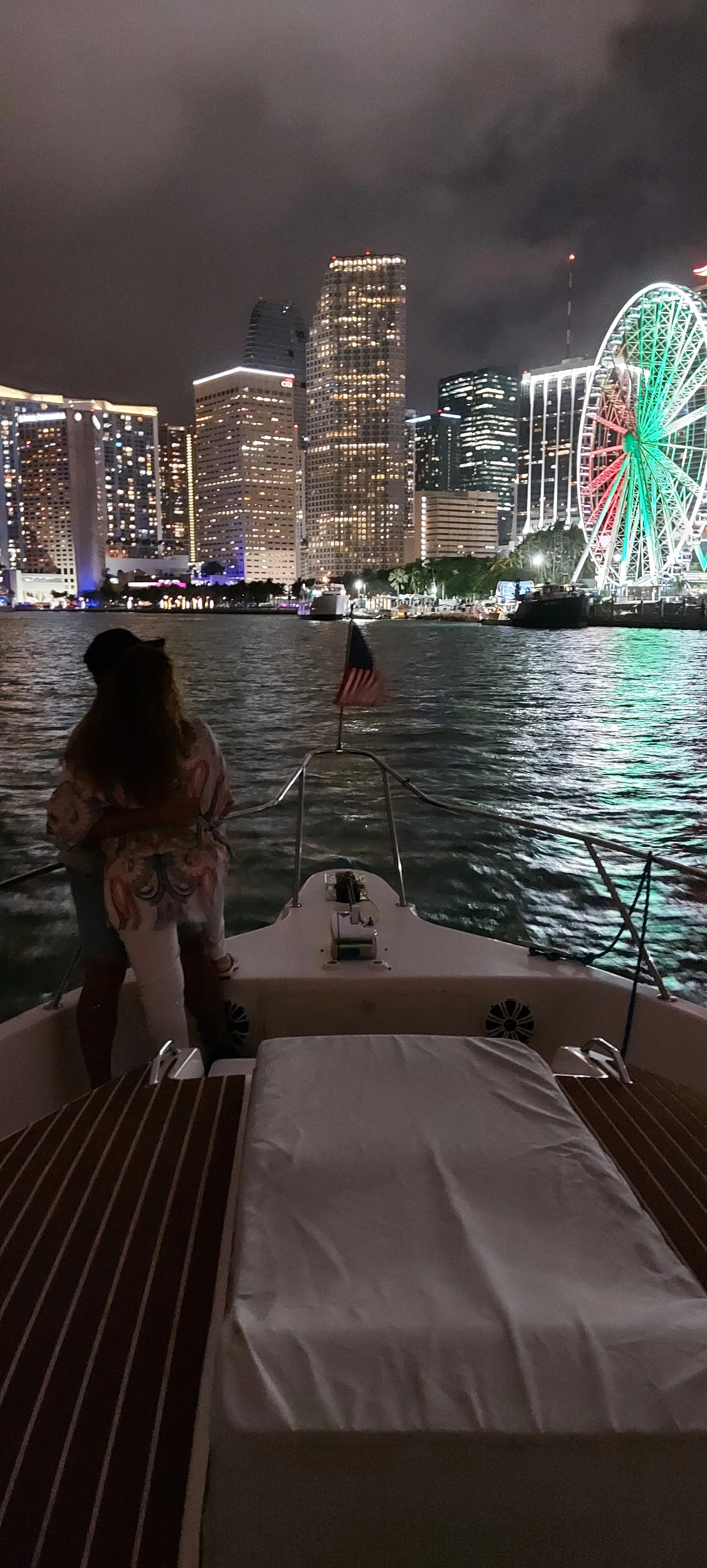 48’ Yacht. $100 OFF WEEKDAYS !!! 👌Great prices... 13 Guests