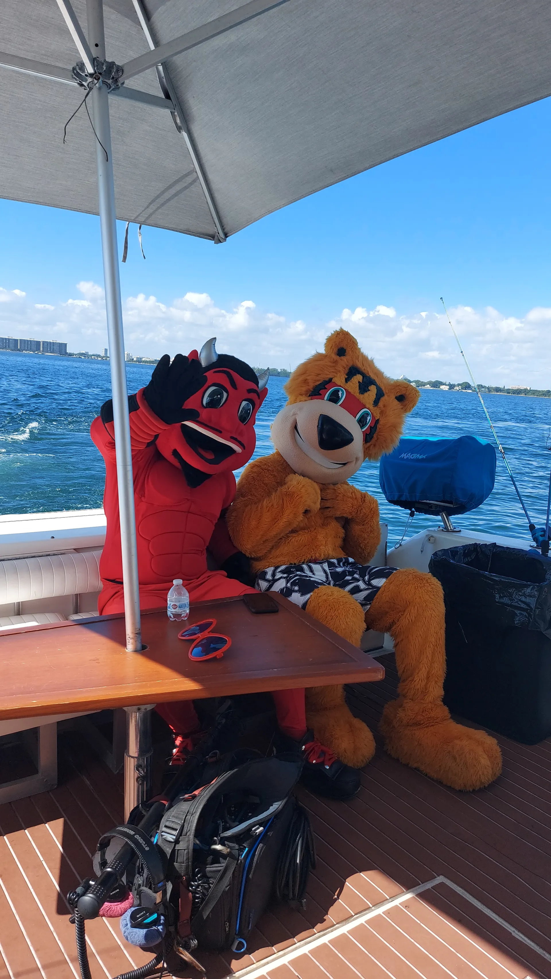 48’ Yacht. $100 OFF WEEKDAYS !!! 👌Great prices... 13 Guests