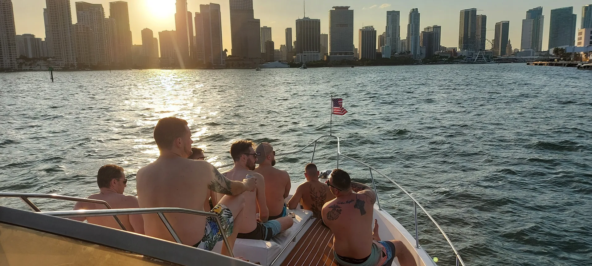 48’ Yacht. $100 OFF WEEKDAYS !!! 👌Great prices... 13 Guests