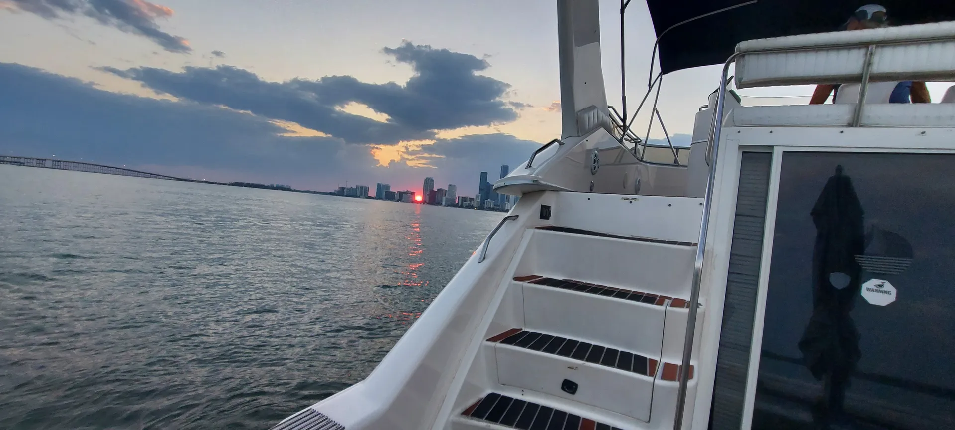 48’ Yacht. $100 OFF WEEKDAYS !!! 👌Great prices... 13 Guests