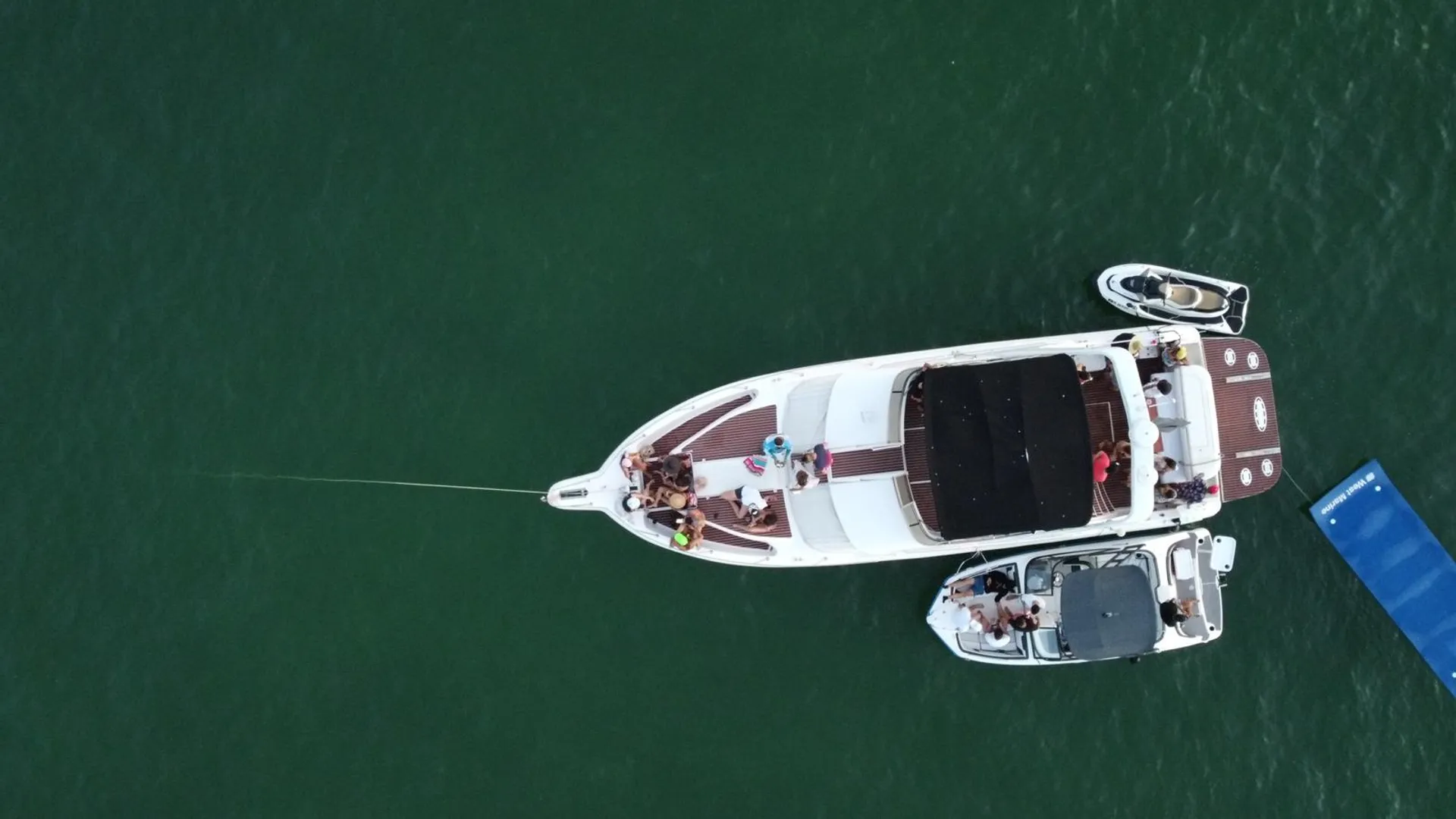 48’ Yacht. $100 OFF WEEKDAYS !!! 👌Great prices... 13 Guests