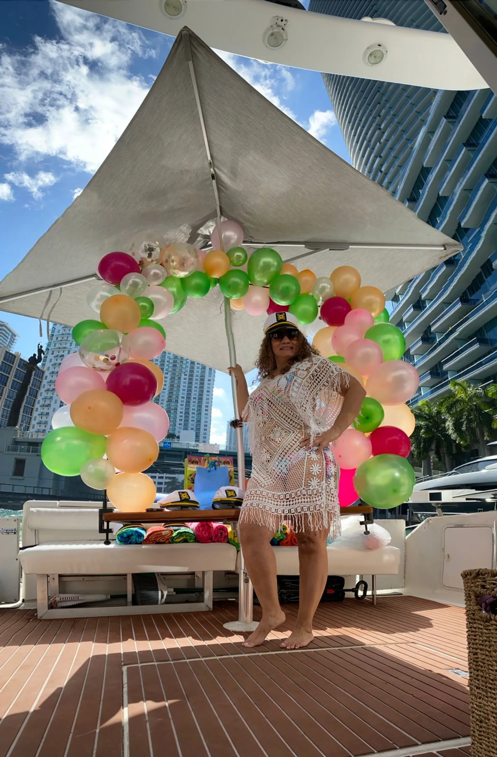 48’ Yacht. $100 OFF WEEKDAYS !!! 👌Great prices... 13 Guests