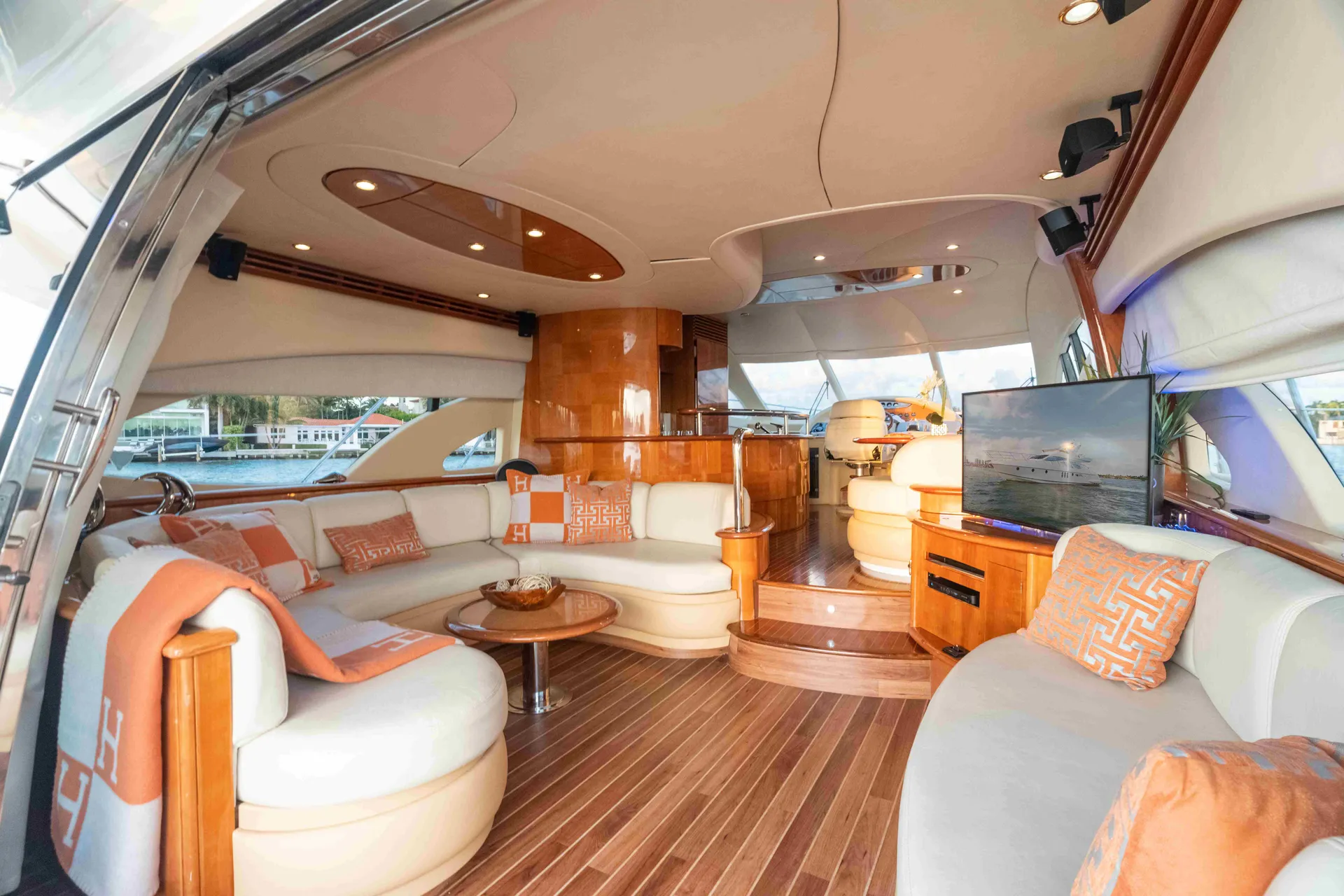 Captained 65' Azimut Yacht + JET SKI in Miami Beach