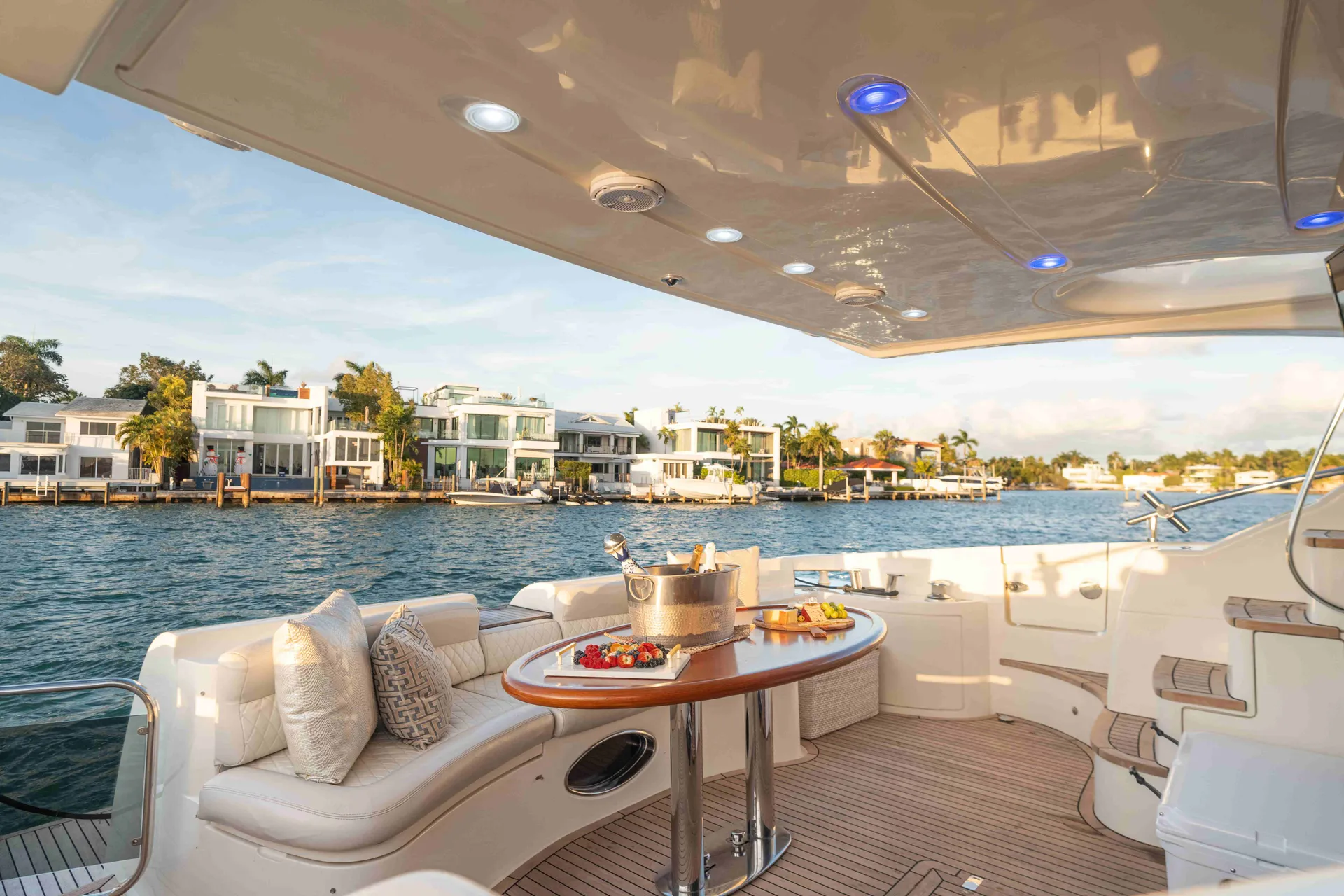 Captained 65' Azimut Yacht + JET SKI in Miami Beach