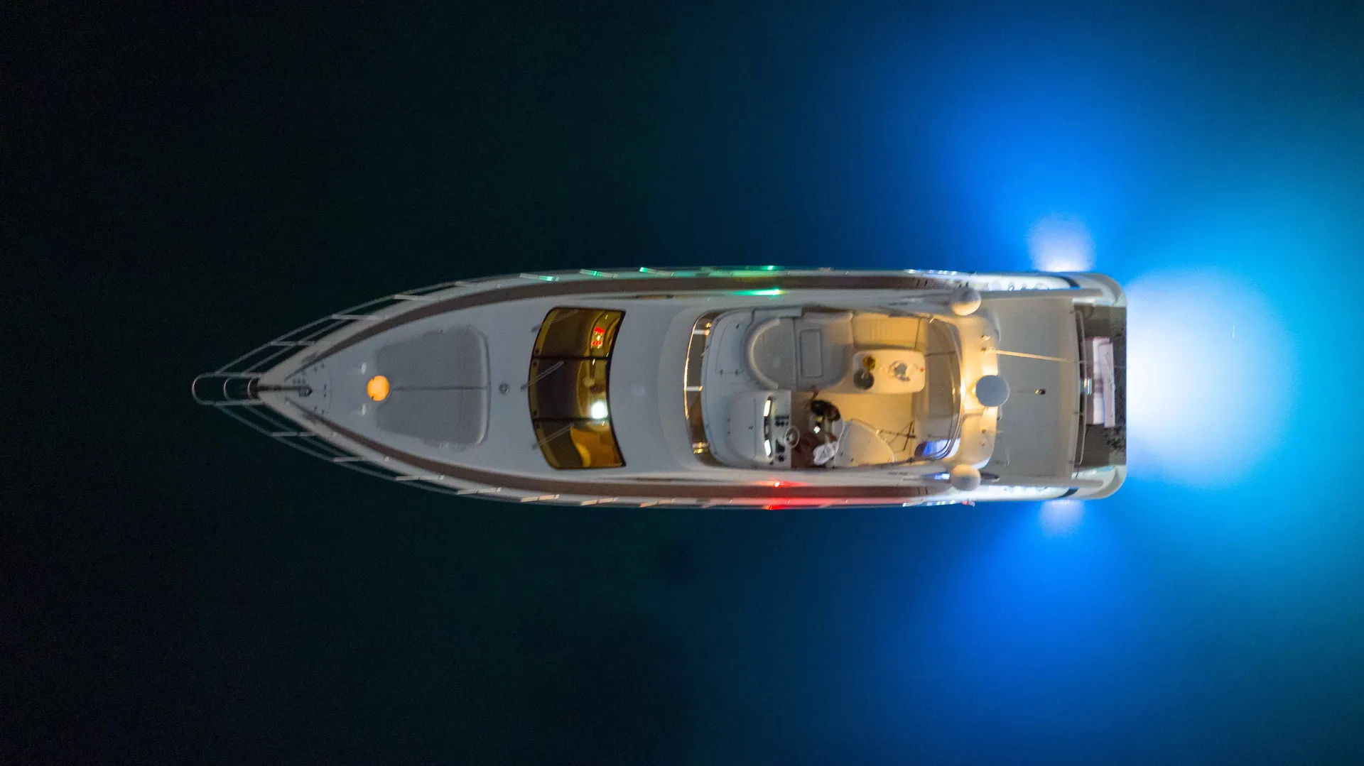 Captained 65' Azimut Yacht + JET SKI in Miami Beach