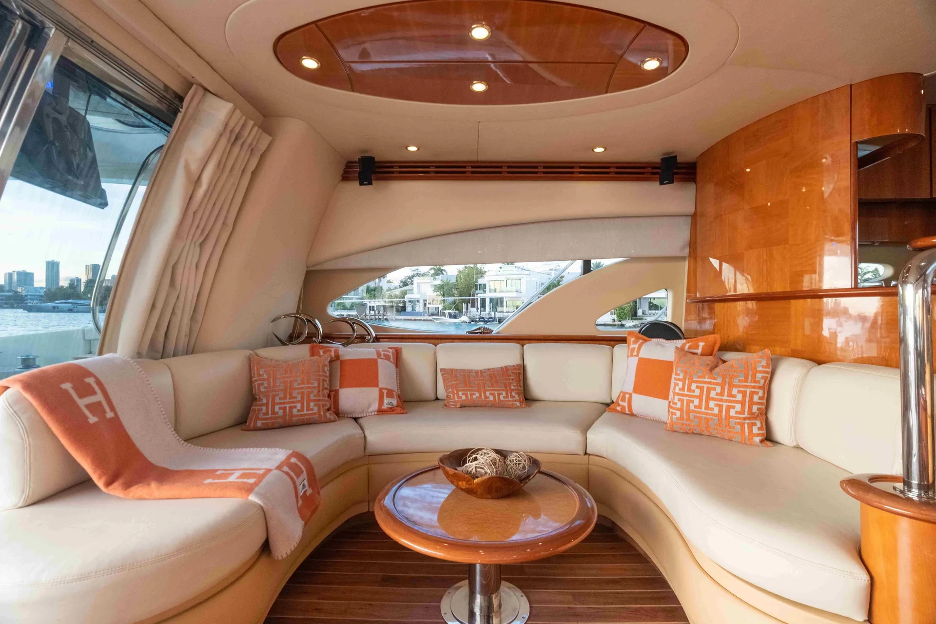 Captained 65' Azimut Yacht + JET SKI in Miami Beach