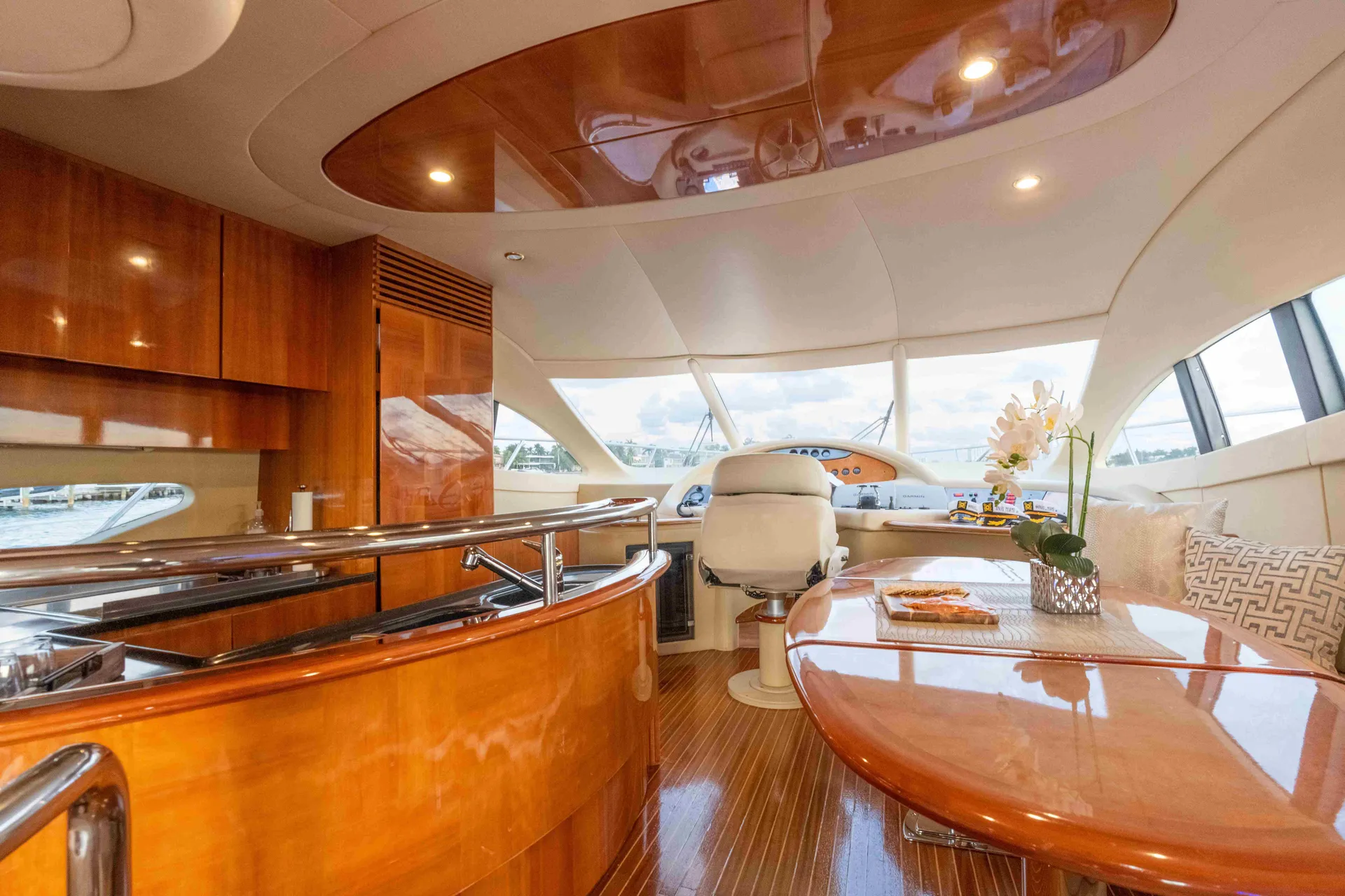 Captained 65' Azimut Yacht + JET SKI in Miami Beach