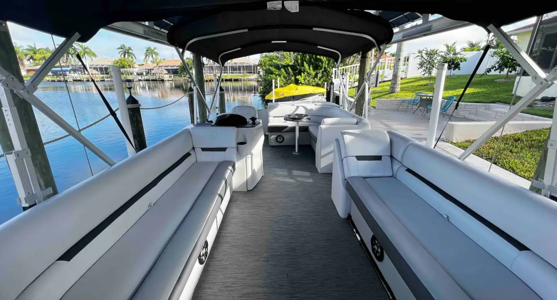 *ONLY AVAILABLE WHEN RENTING AIRBNB* - Explore on Our Tritoon!