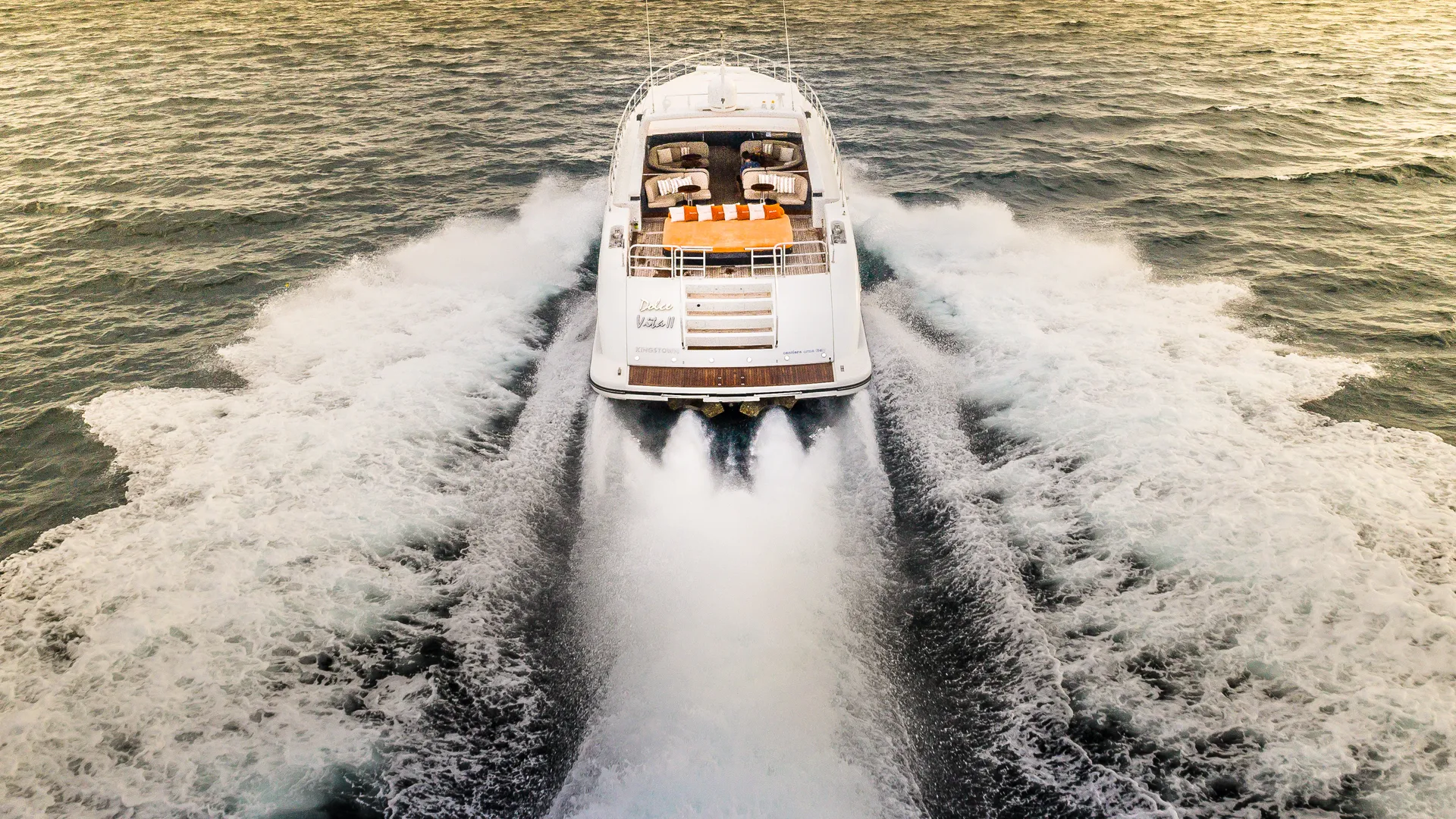 Luxury 90ft Leopard - 13 passengers! 