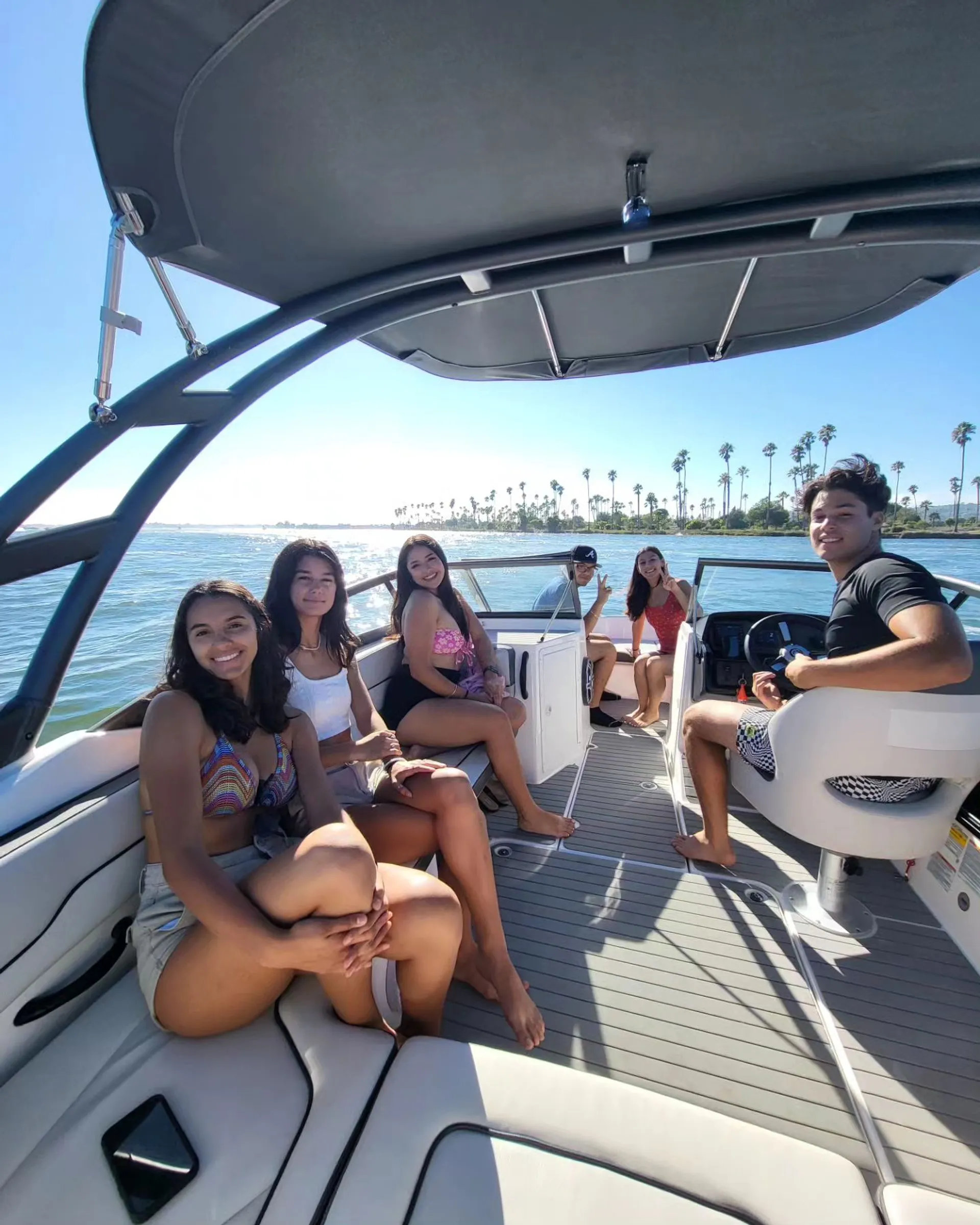 2022 jet boat, very clean easy to drive upgraded sound.