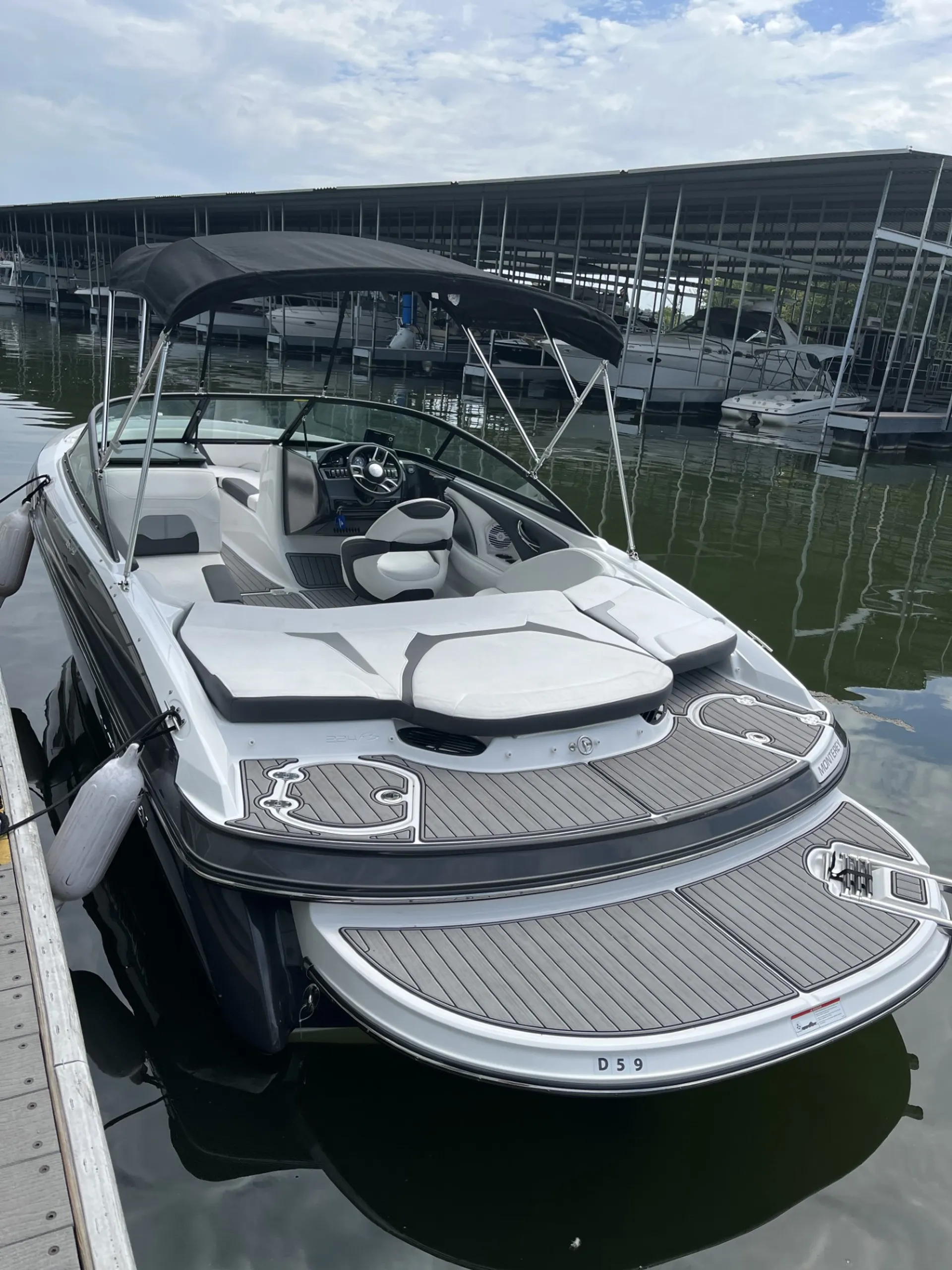 Fun in the Sun Monterey 224FS Sport Boat