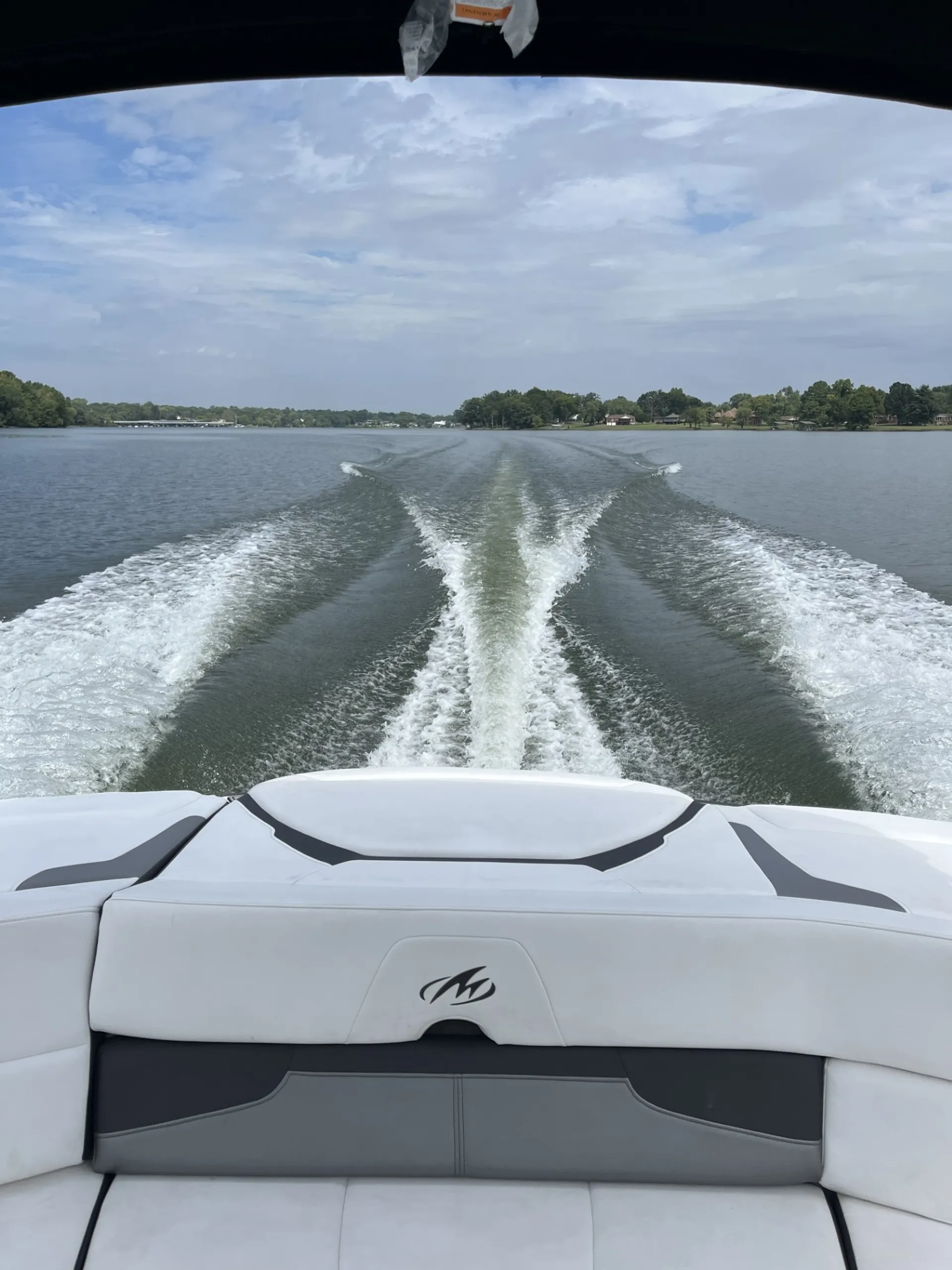 Fun in the Sun Monterey 224FS Sport Boat