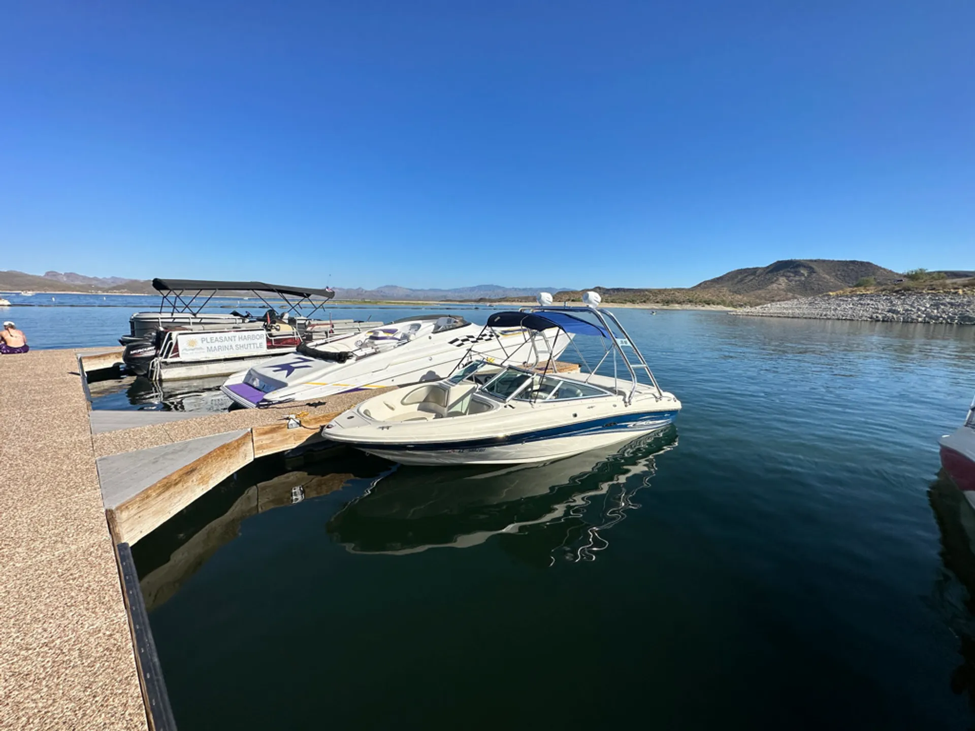 21 Foot Sea Ray 200 Sport