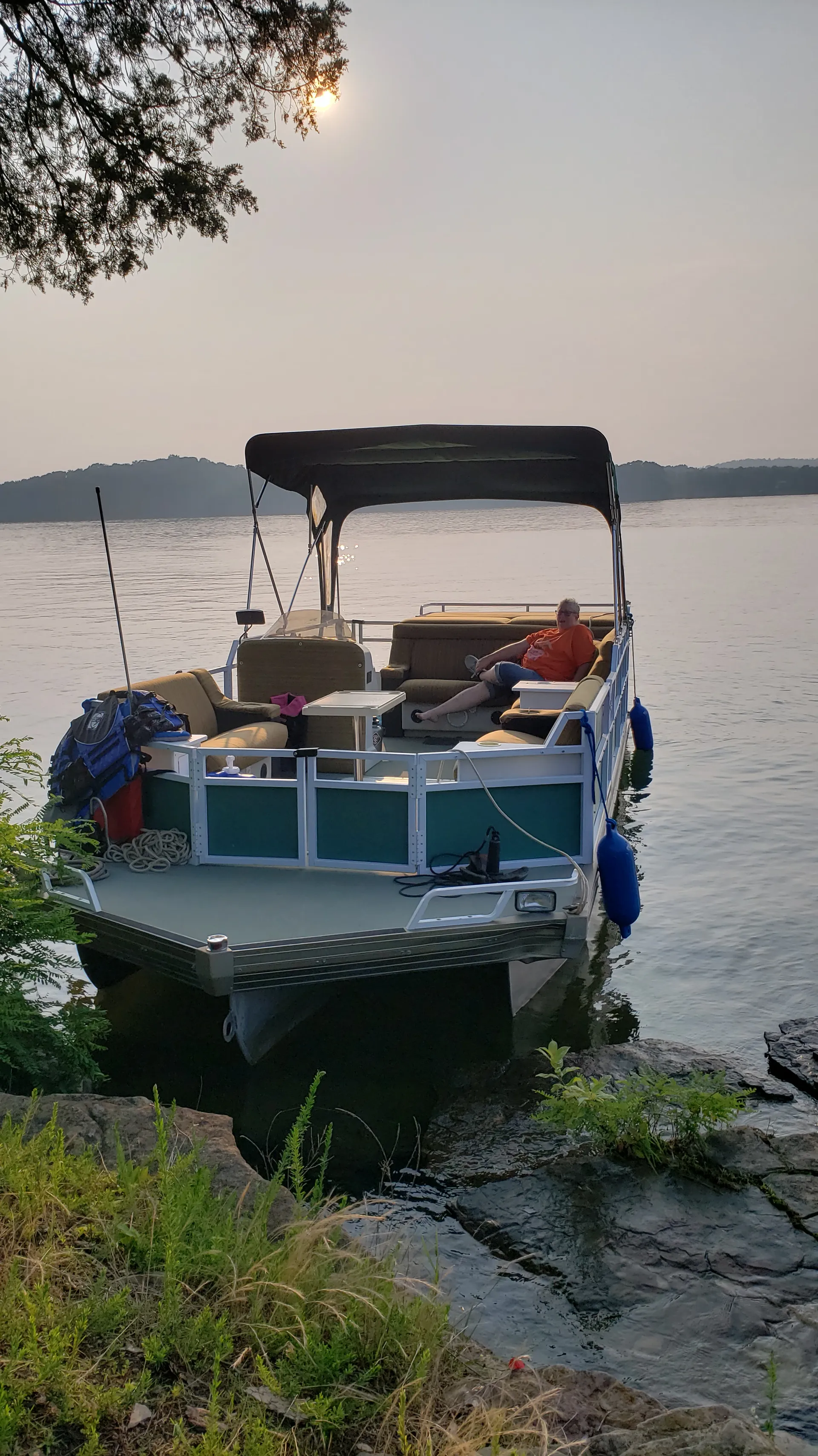 Watts Bar Lake guided Pontoon Boat Rental Island Sunset Excursions