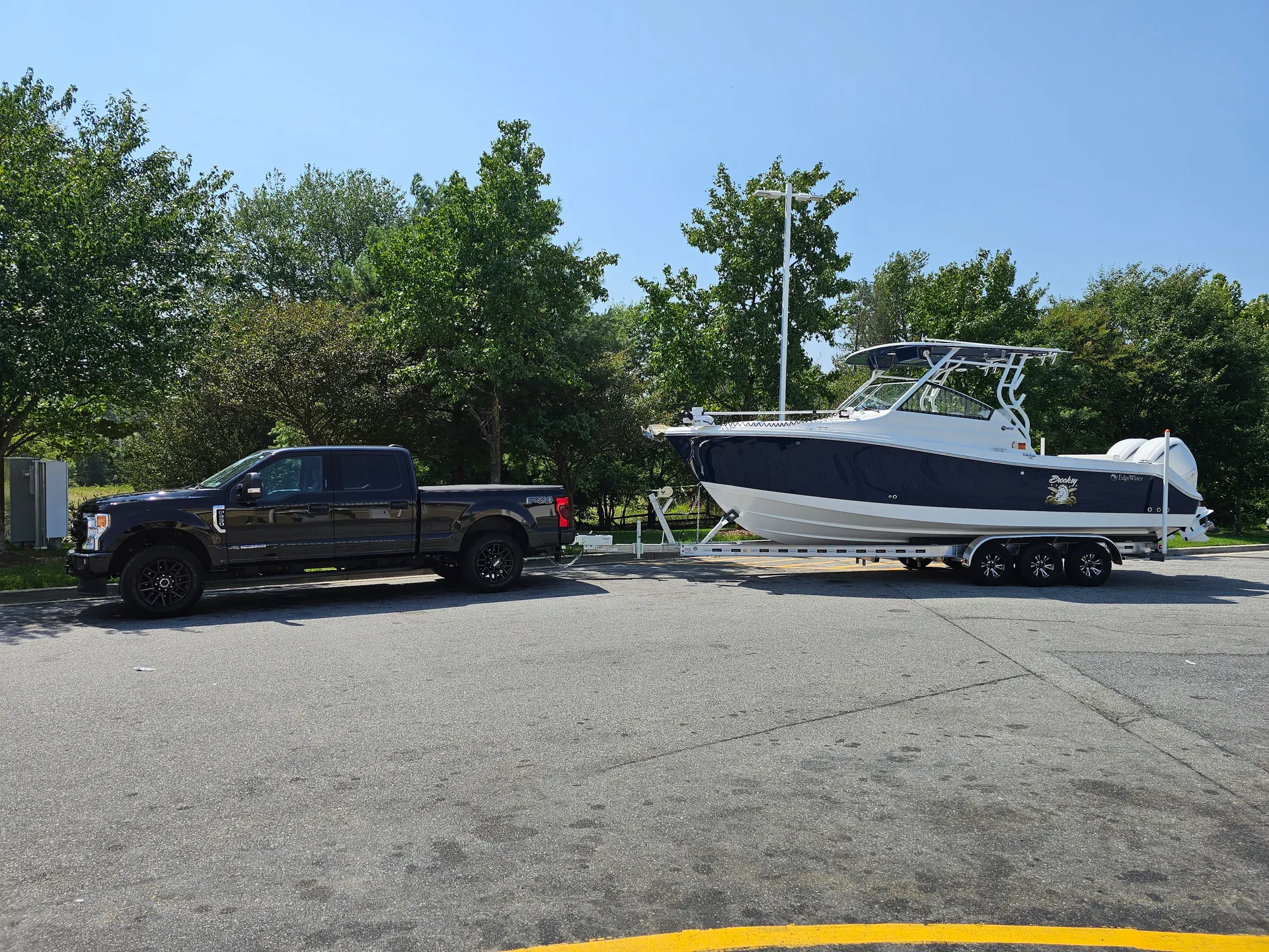 Brooksy – 28' Luxury Dual Console for Fishing, Cruises & Sandbar Adven