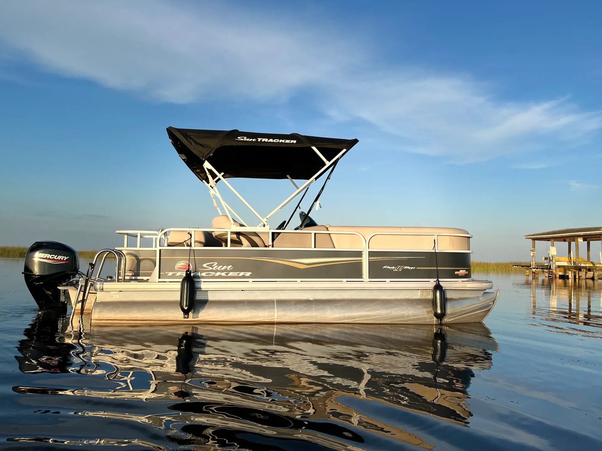 SUN TRACKER PARTY BARGE 18 DLX in Kissimmee, FL — photo 2