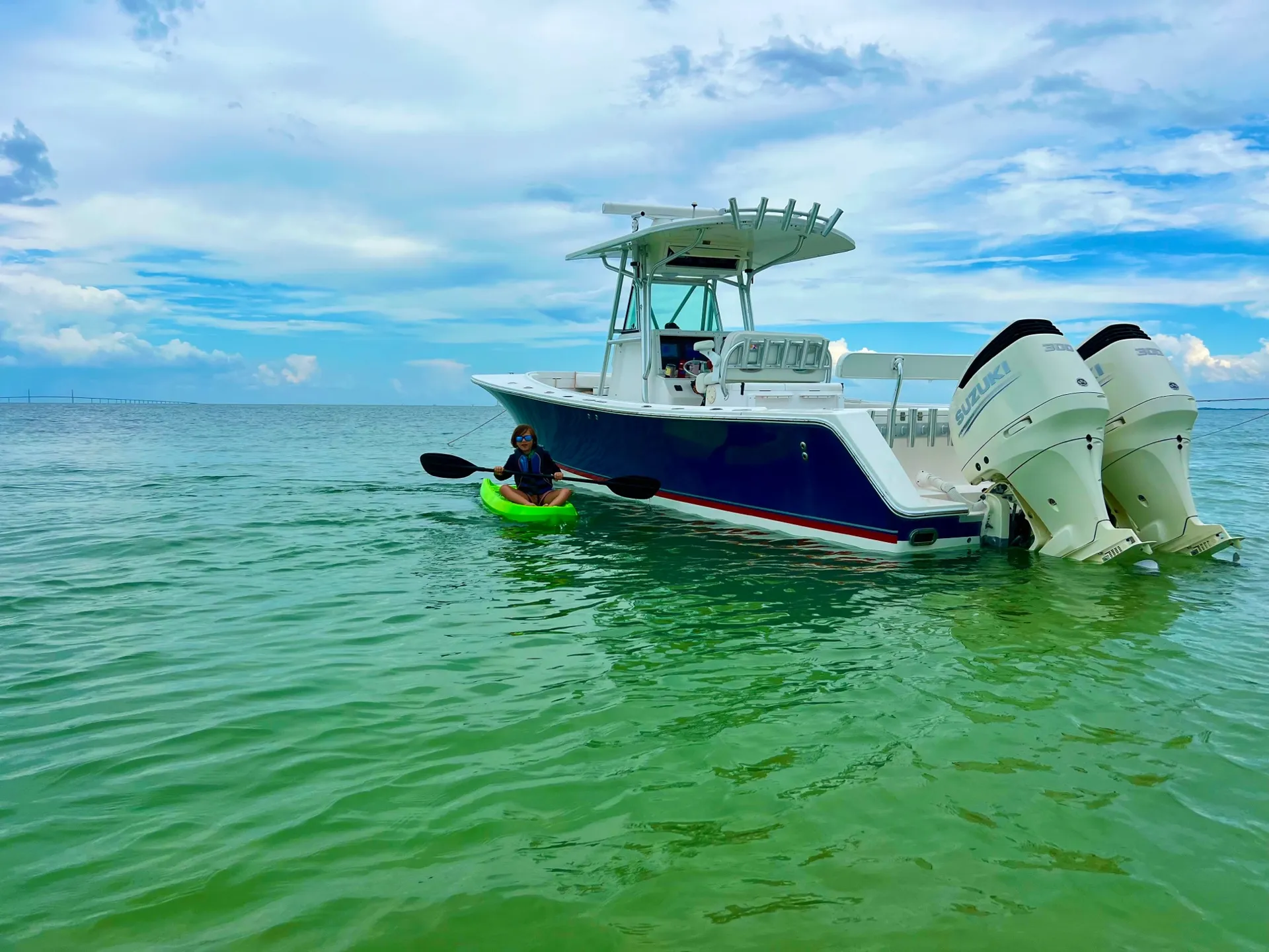 32' Center Console - Comfortable and Quick