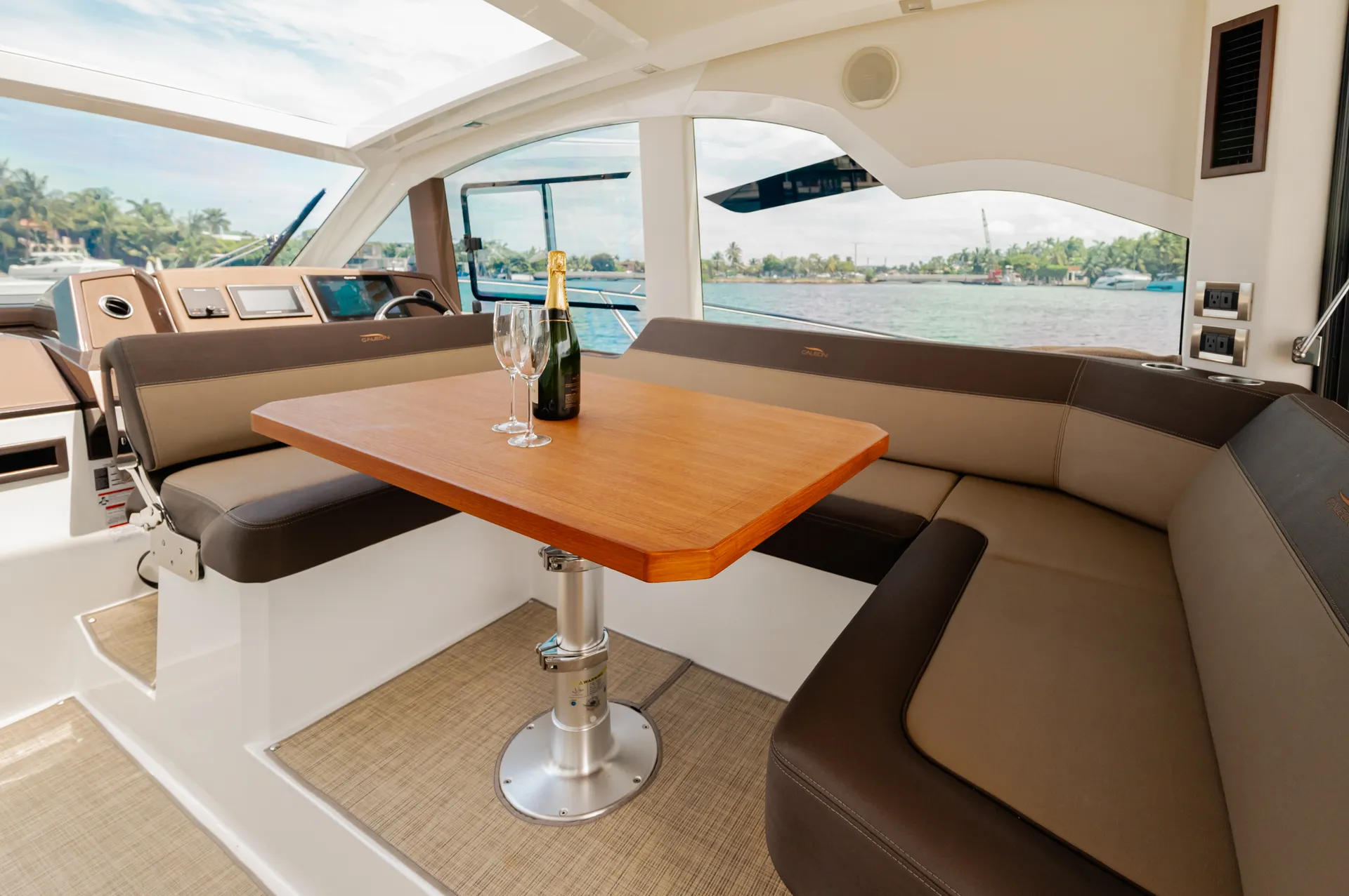 Galeon 425 HTS in Miami, FL — photo 5