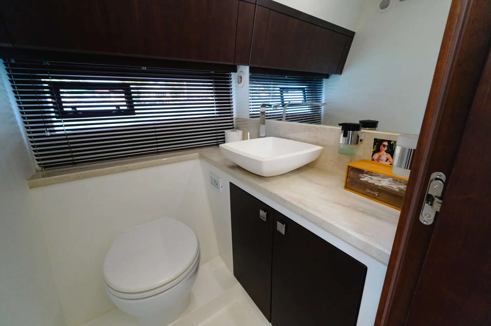 Galeon 425 HTS in Miami, FL — photo 9